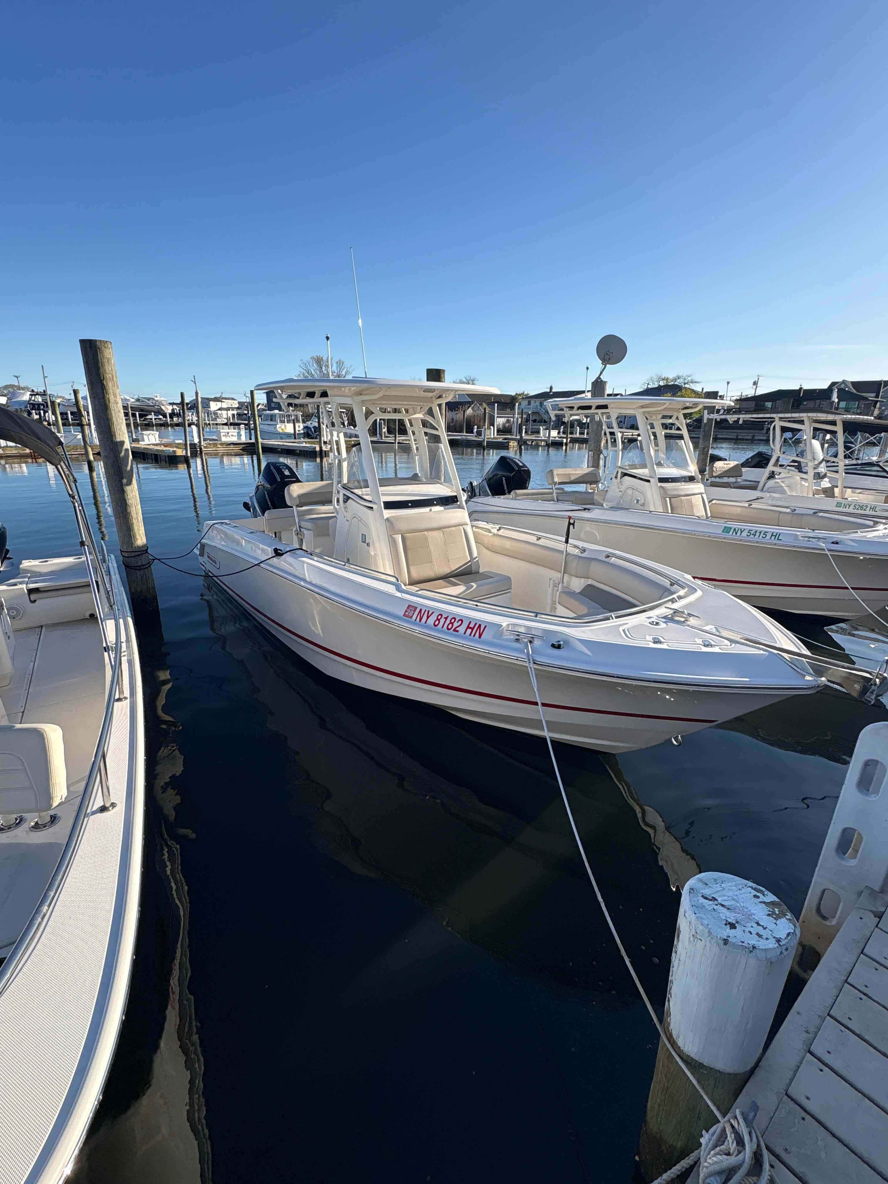 WHALE'S TALE  23'Boston Whaler 230 Outrage 300HP Center Console-Cruising/Fishing