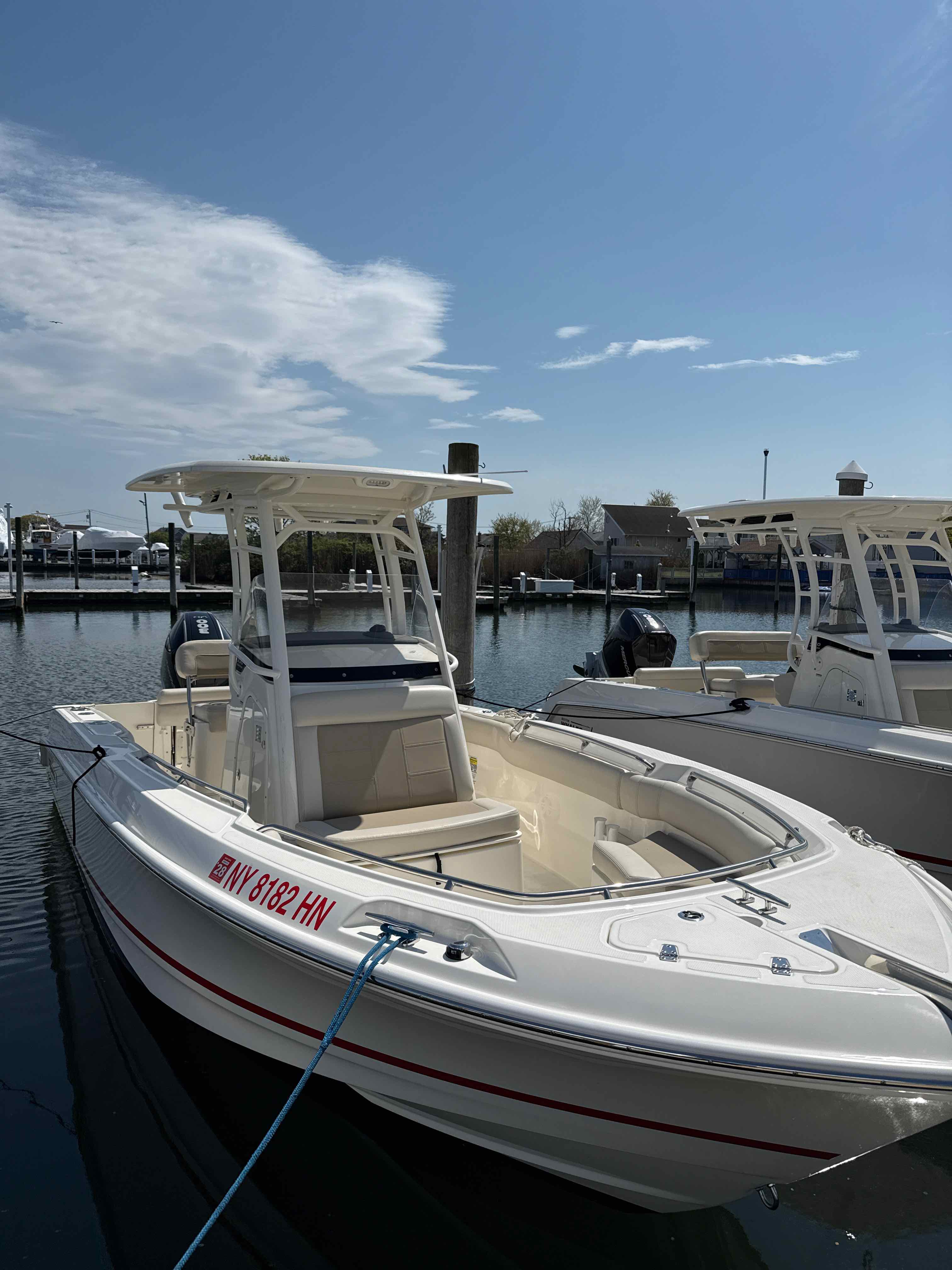 WHALE'S TALE  23'Boston Whaler 230 Outrage 300HP Center Console-Cruising/Fishing