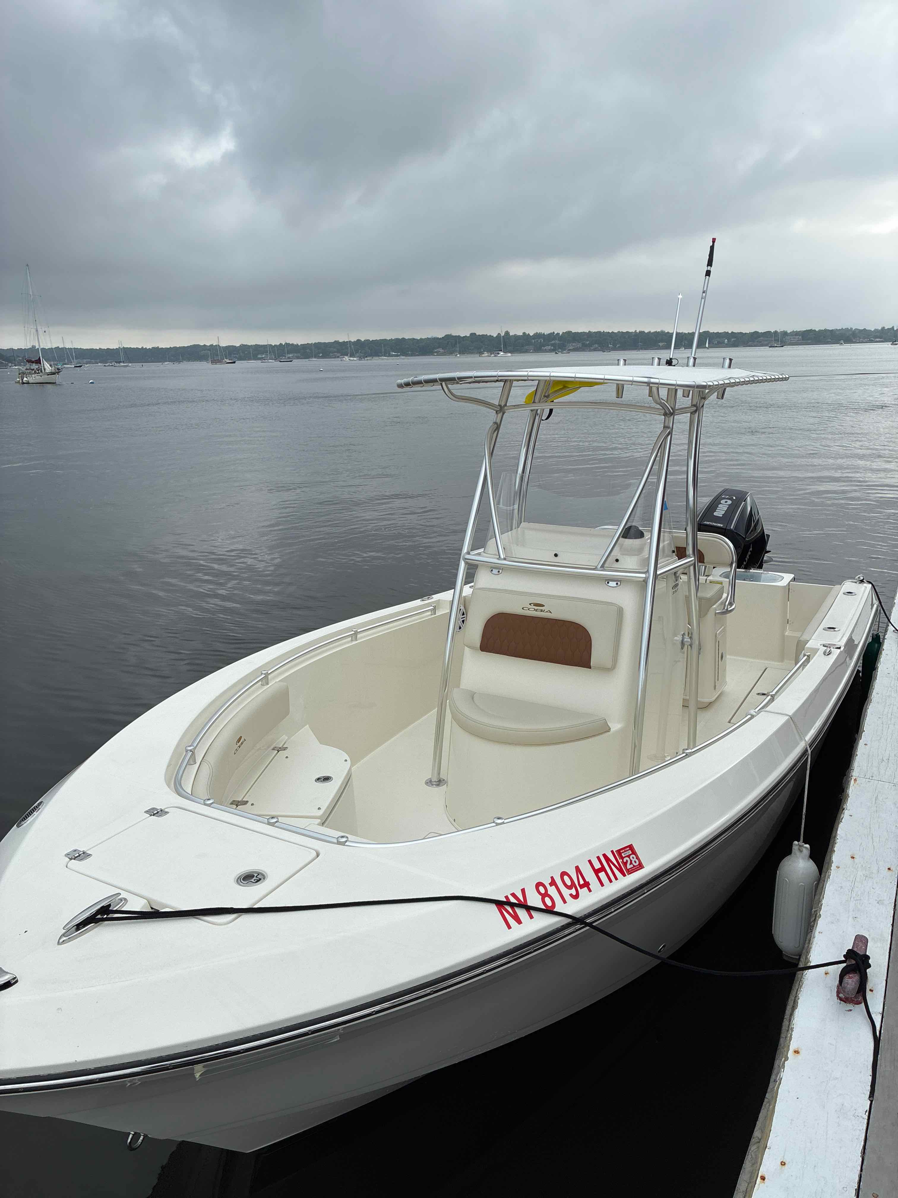 DORY (23' COBIA 237 CC 250XXL MERCURY) *Limited GPS*