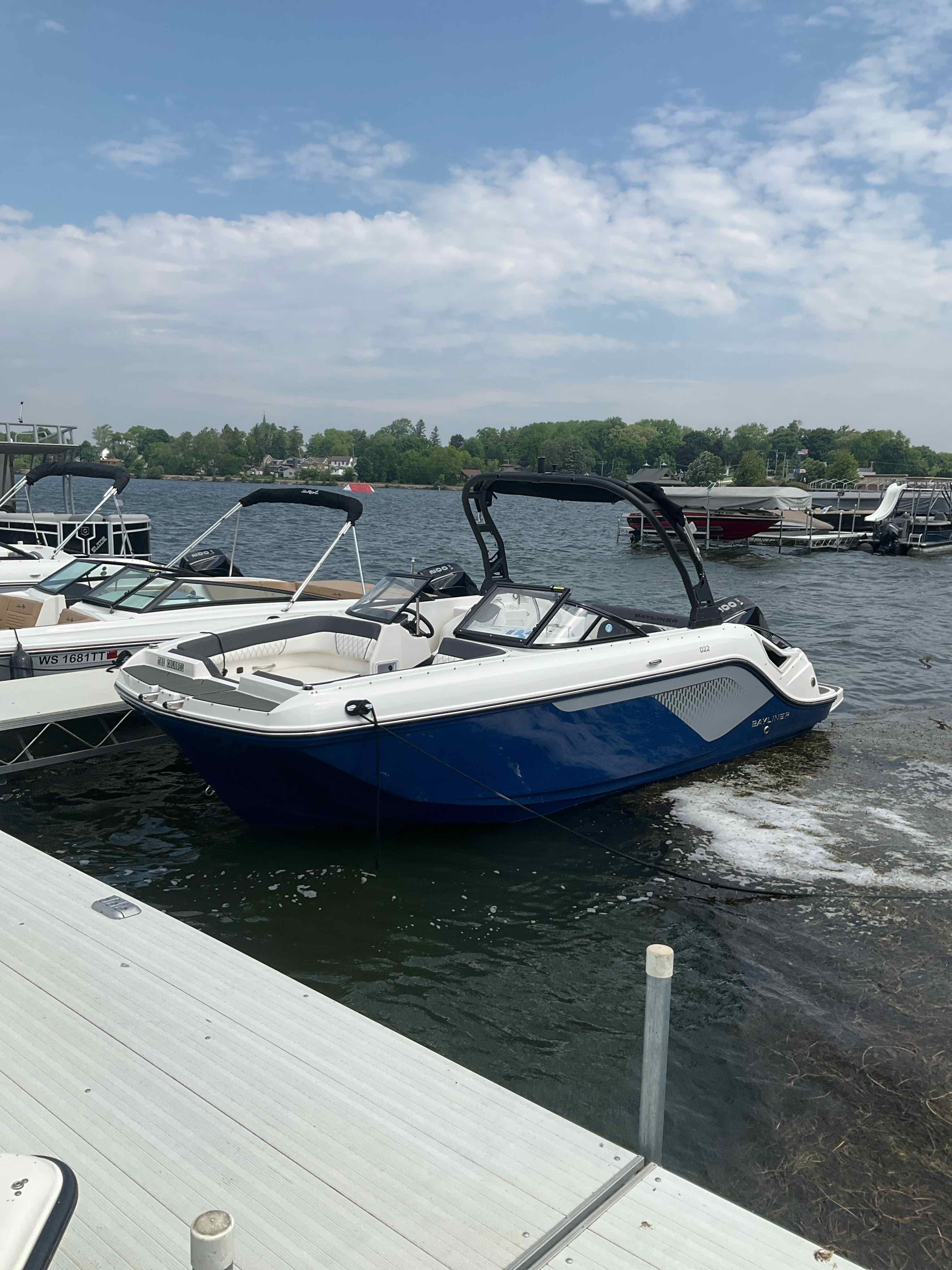 THE COLONEL (Bayliner 22' Deck Boat 200 HP - Cruising)