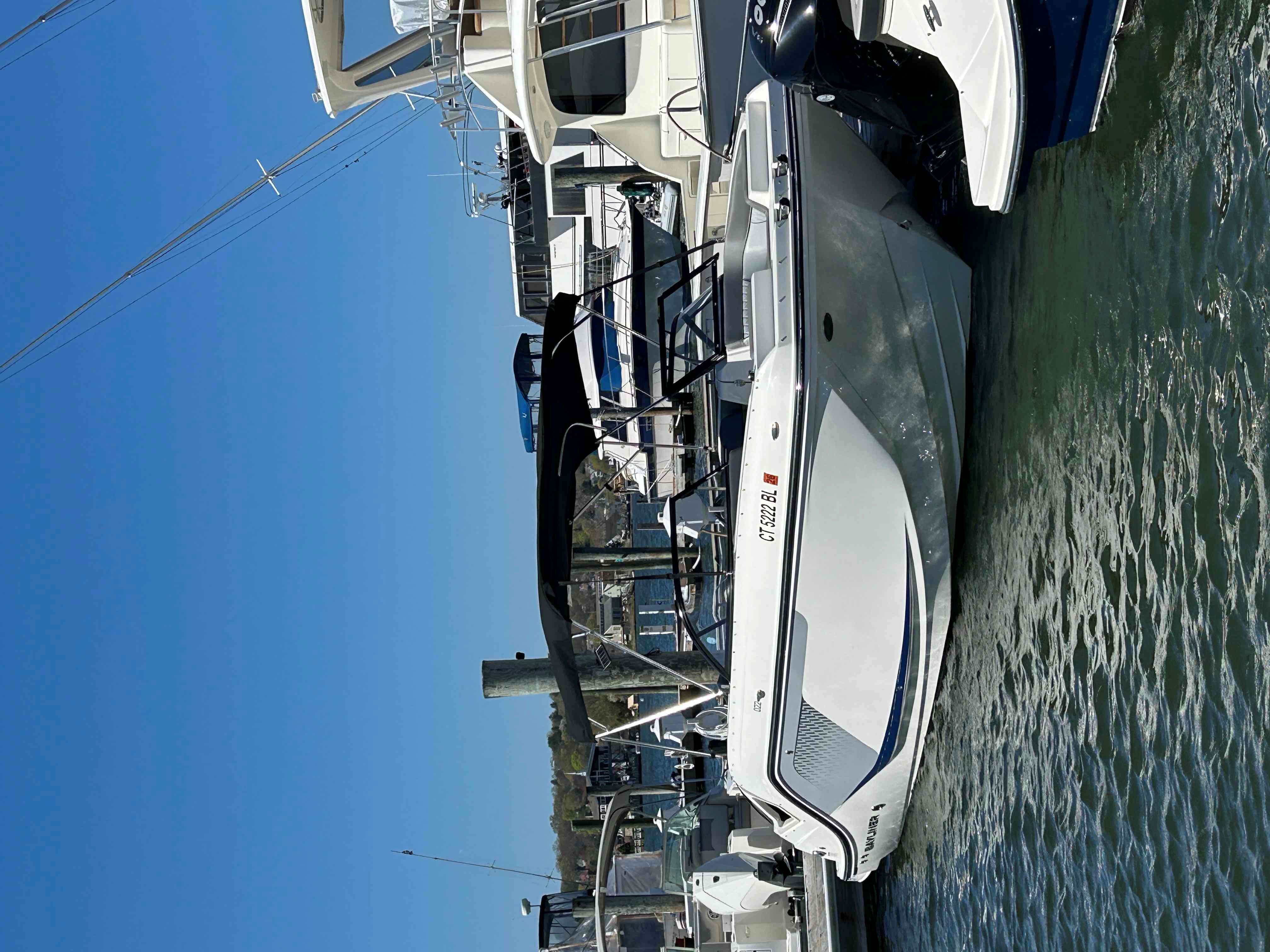 SALT SHAKER (Bayliner 22' Deck Boat 200 HP - Cruising)