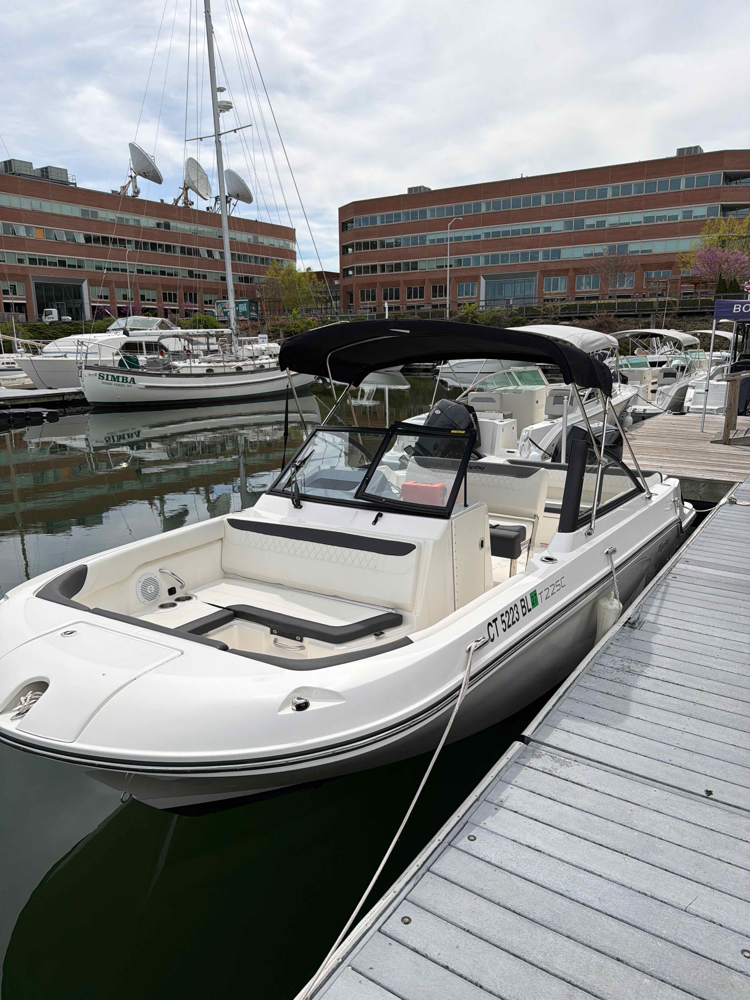 BIG DADDY-O (22' Bayliner Trophy T22SC 200HP DC-Cruising/Fishing)