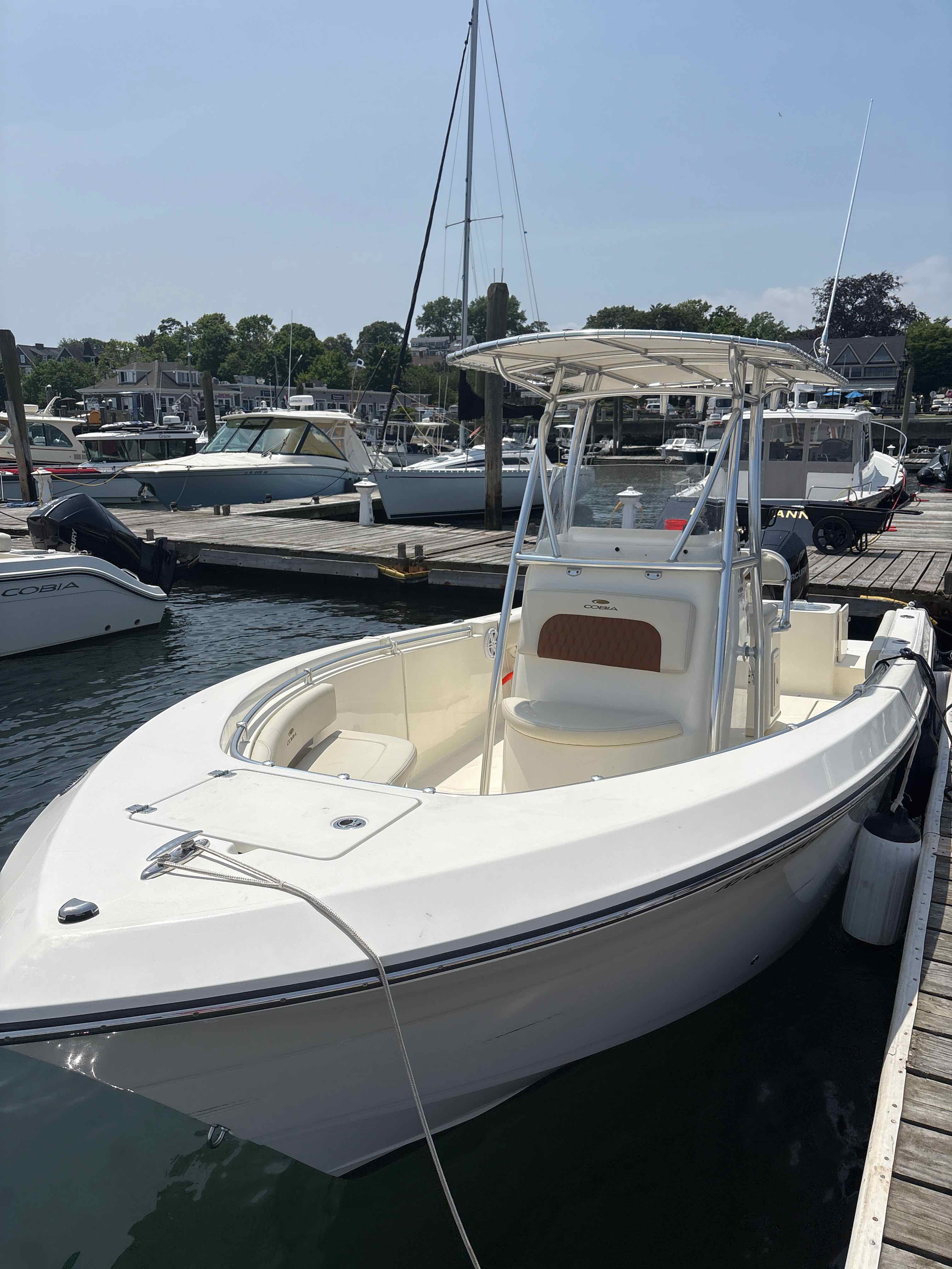 HERE & NOW (23' COBIA 237 CC 250XXL MERCURY)