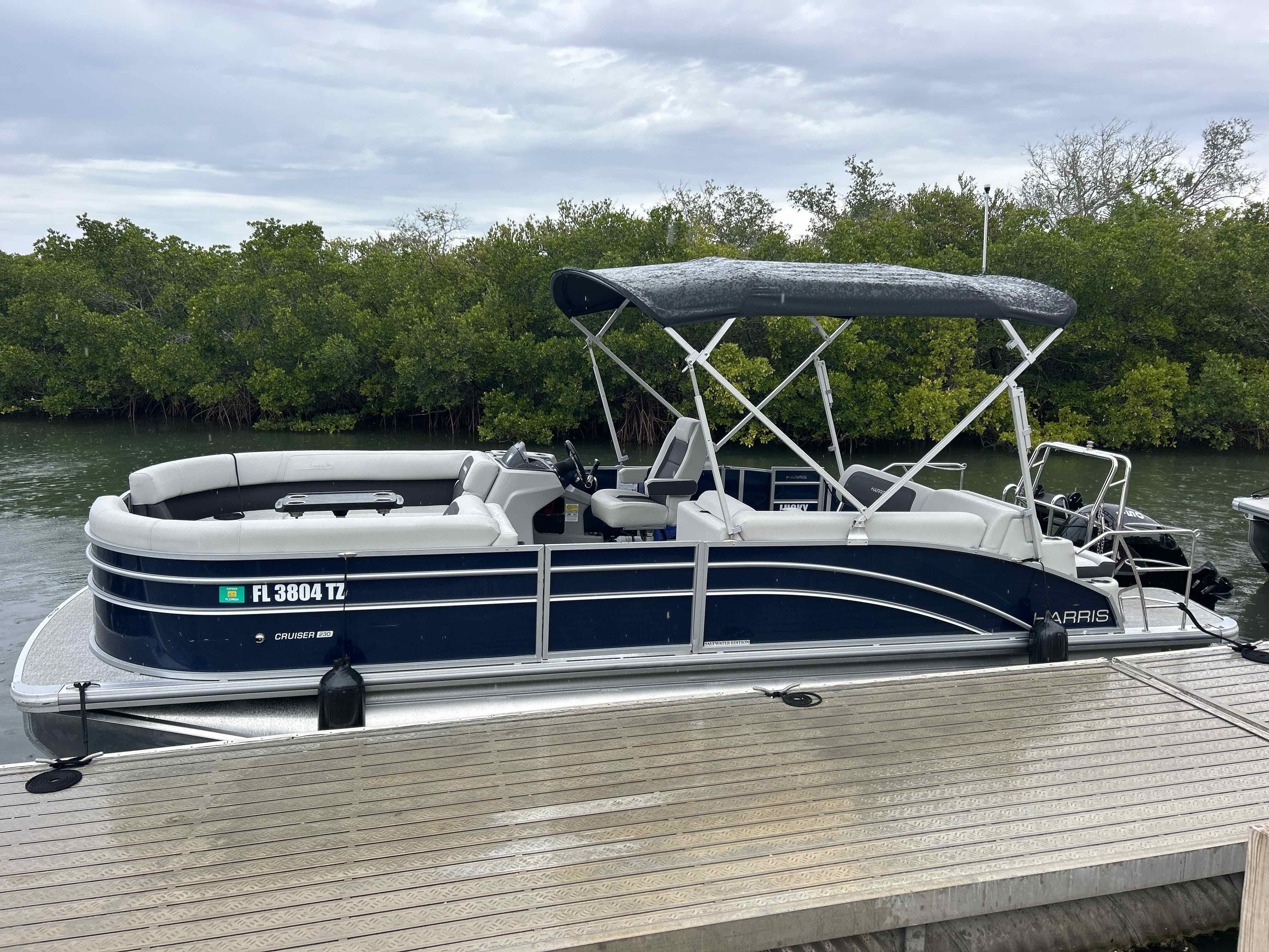 LUCKY GAL - 23’ Harris Tritoon (150 HP)