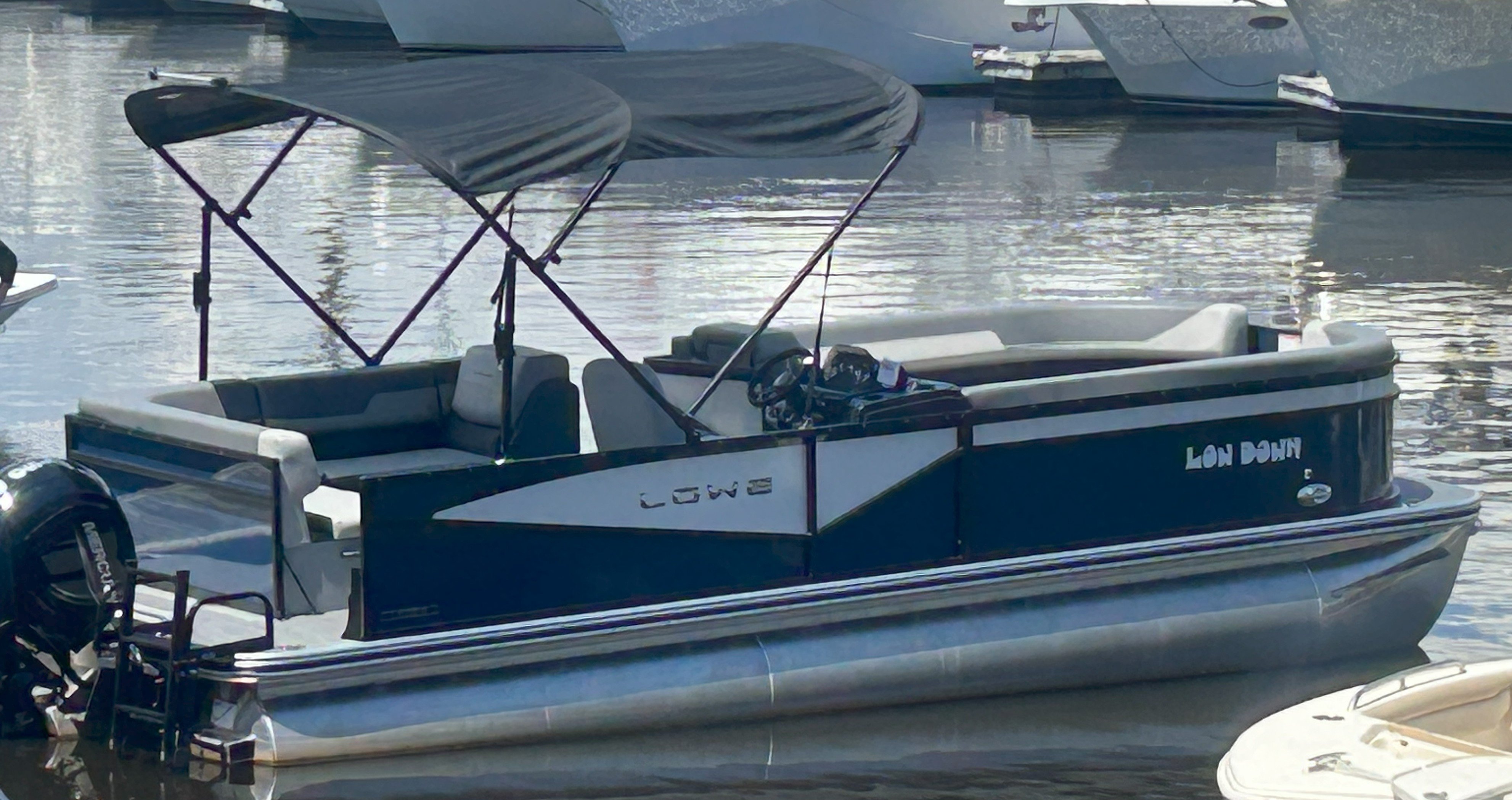 LOW DOWN - Lowe LS230 - NO FISHING ALLOWED