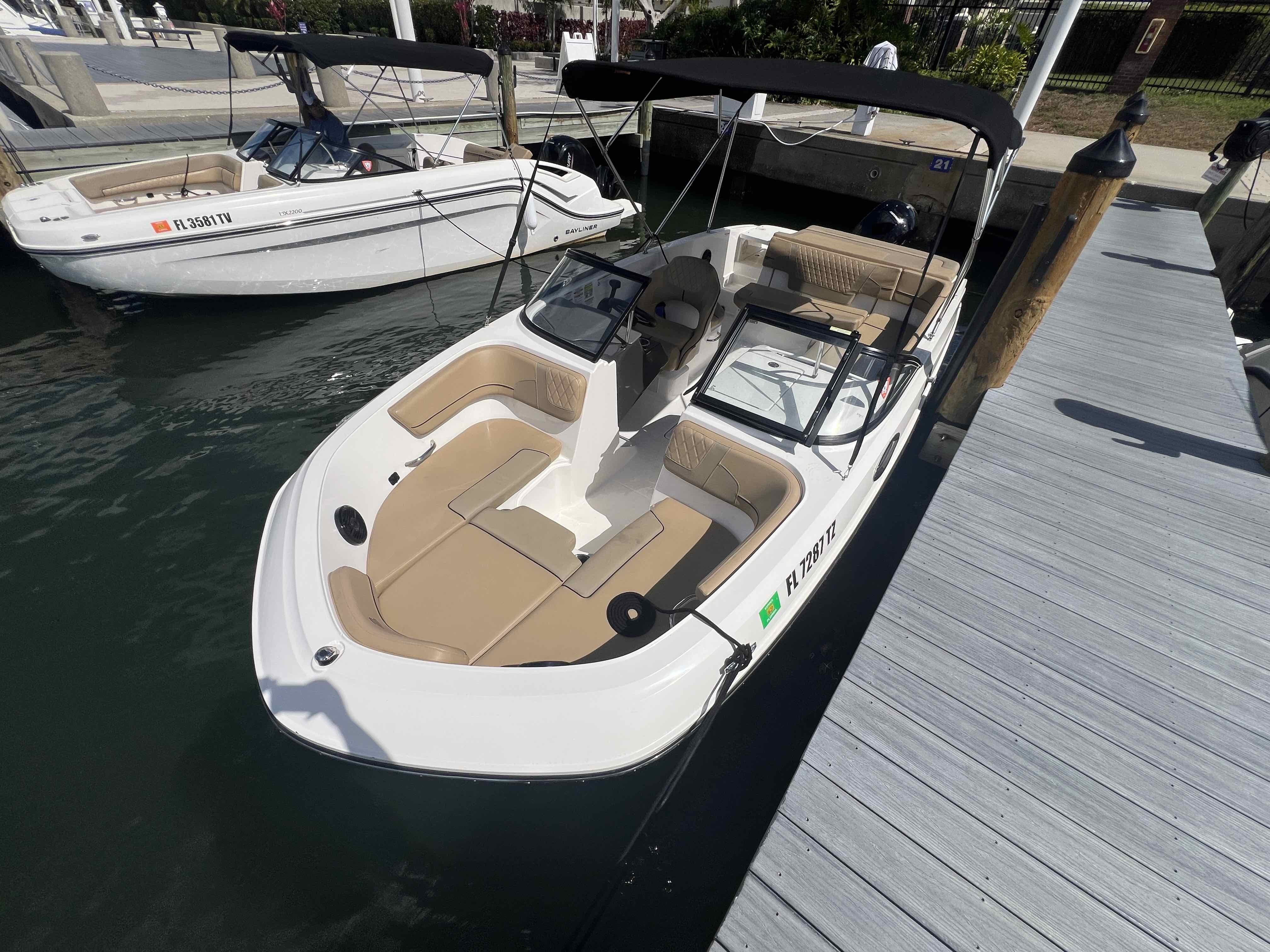 SILVER GIRL - 22' Bayliner VR6 Cruiser (150 HP)