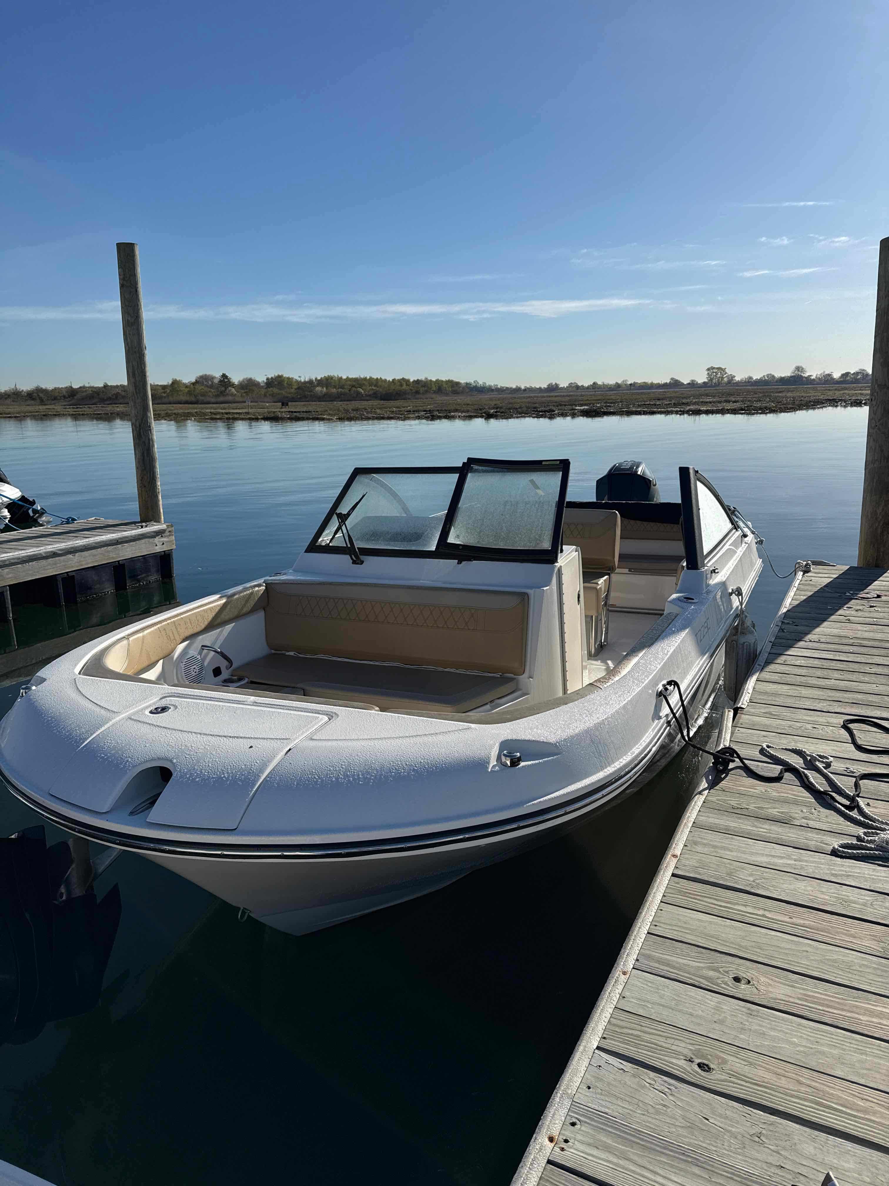FEELIN' SPORTY (22' Bayliner Trophy T22SC 200HP Dual Console-Cruising/Fishing)
