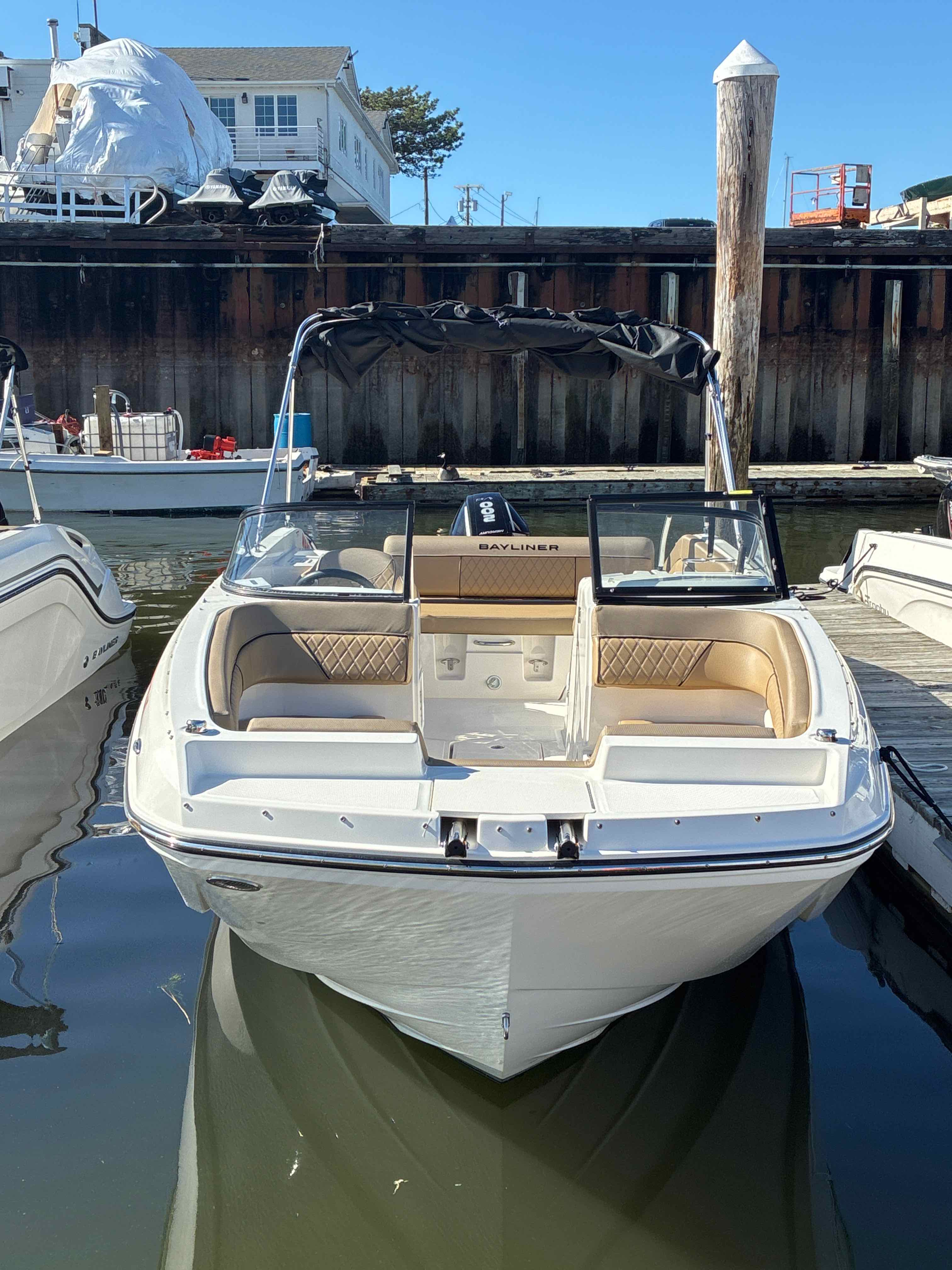 WAKE N' ROLL (Bayliner 22' Deck Boat 200 HP - Cruising)