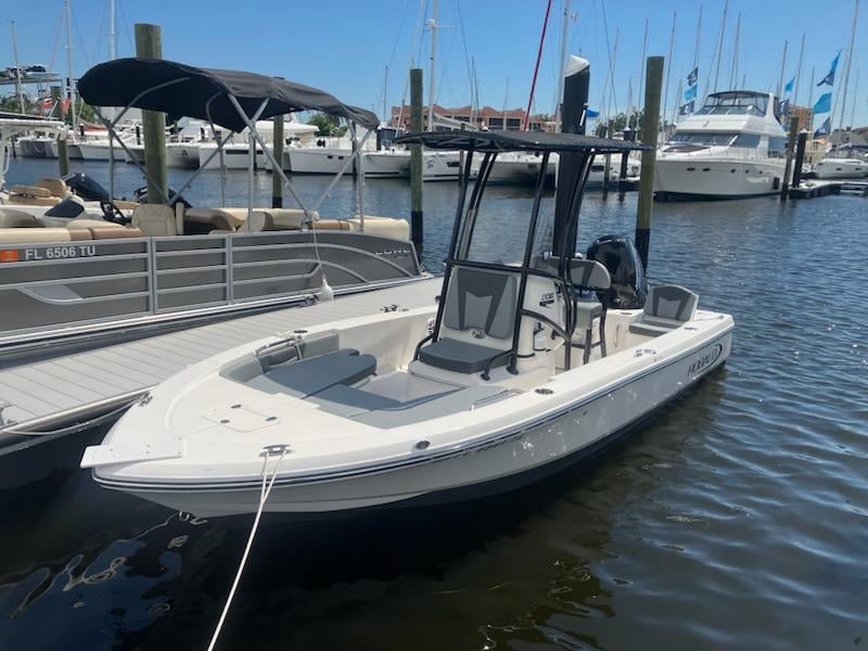 BUGGS (20' Robalo Cayman 206 CC 150HP)