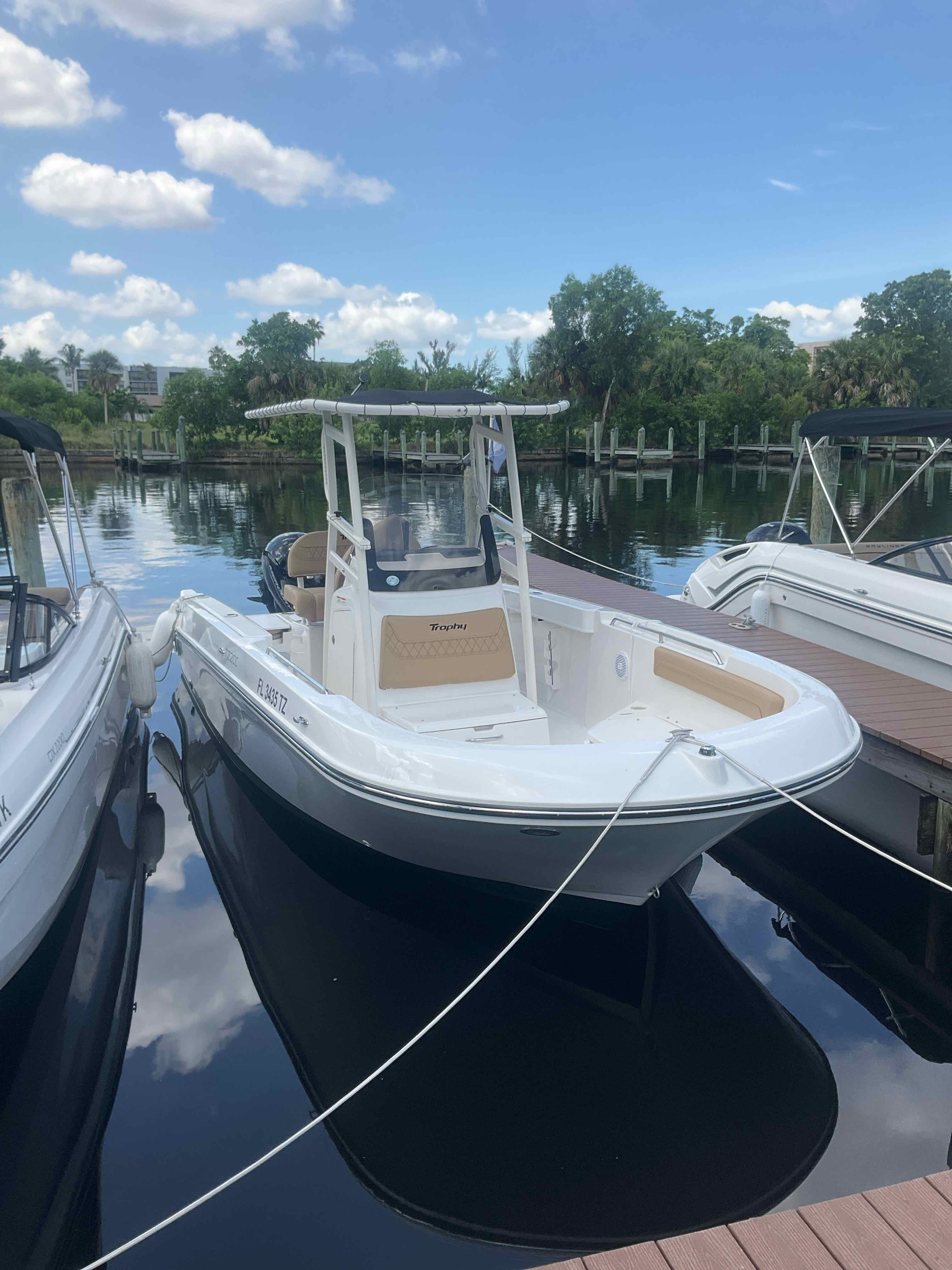 LATER GATOR (22' Bayliner Trophy  CC 150 Mercury)