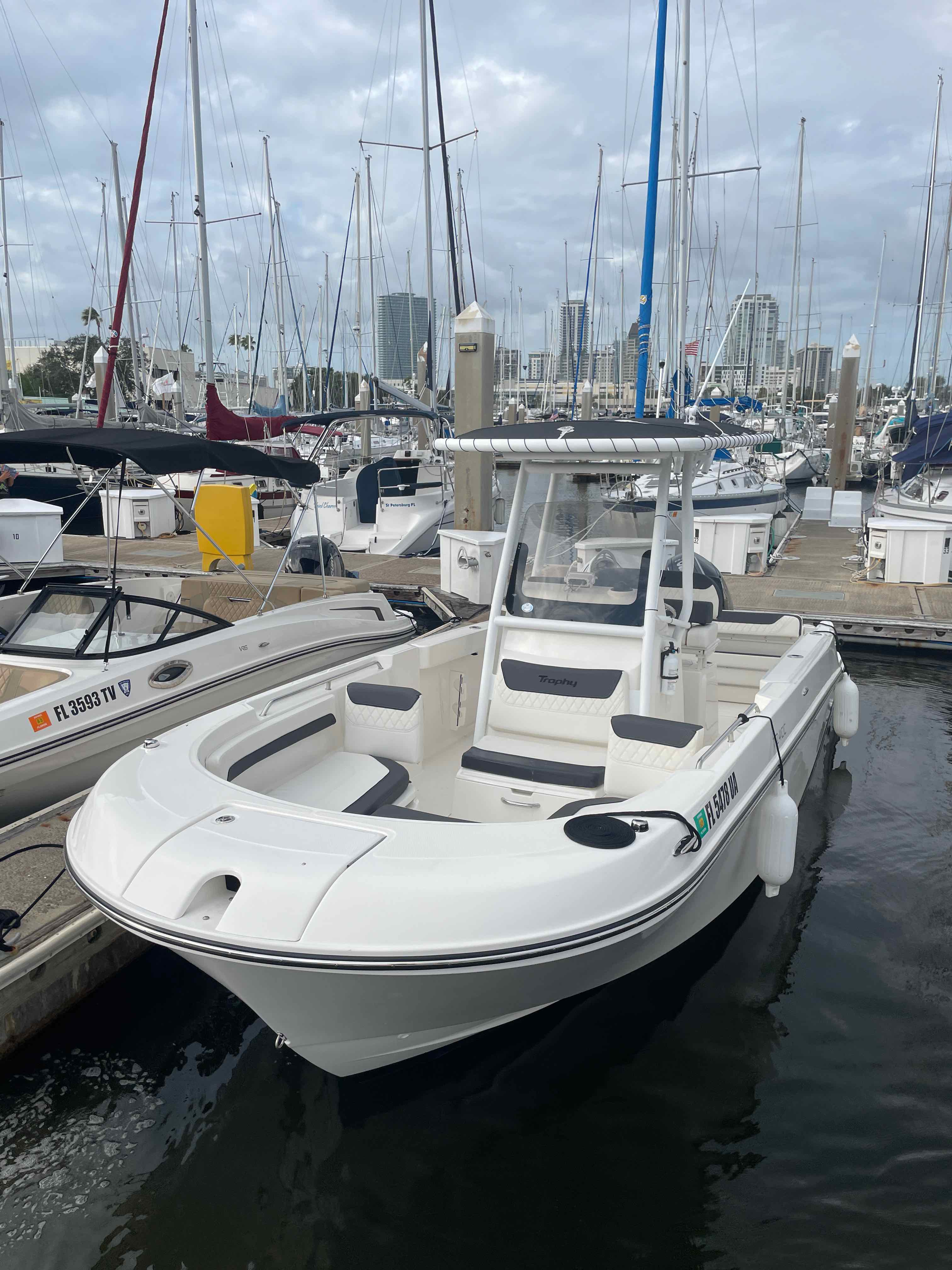 TROPICALS (24' Bayliner Trophy T24 CC 250XXL Mercury)