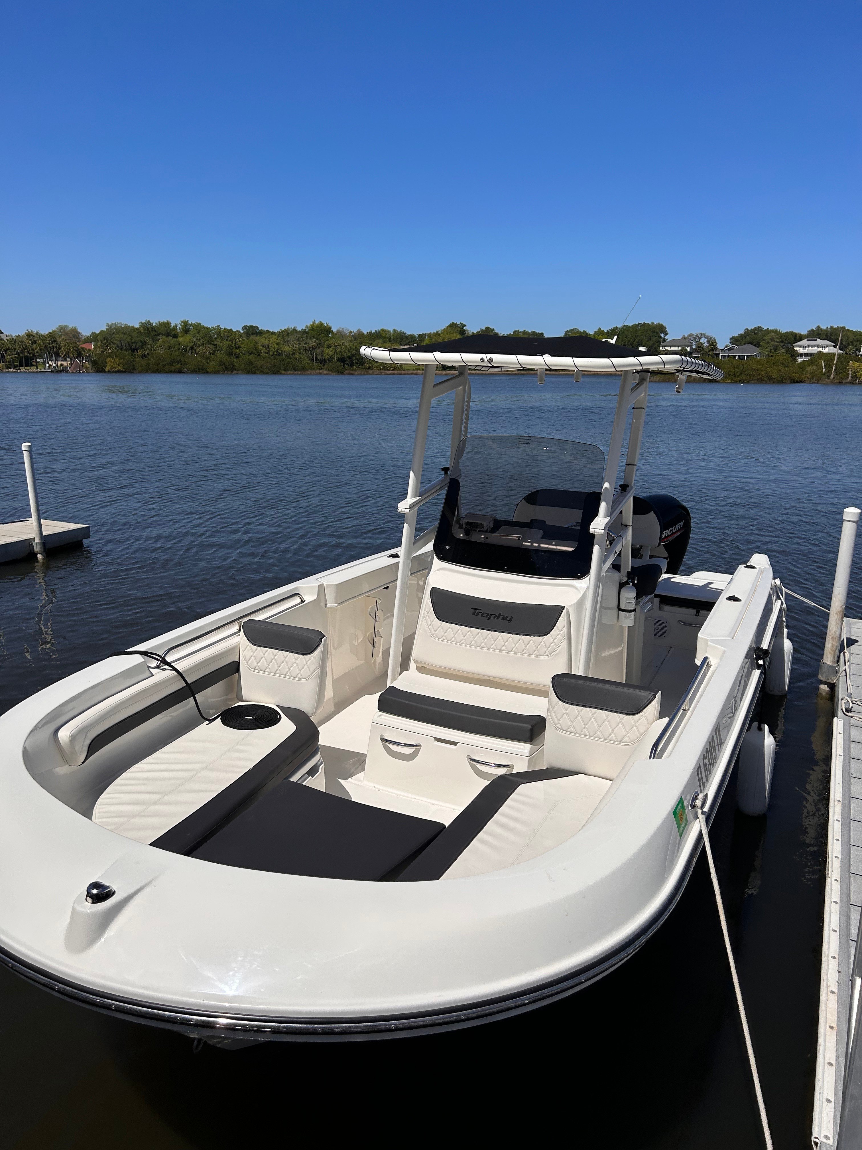 DELMAR  (22FT Bayliner Trophy 22 Center Console - 150 HP~Fishing)
