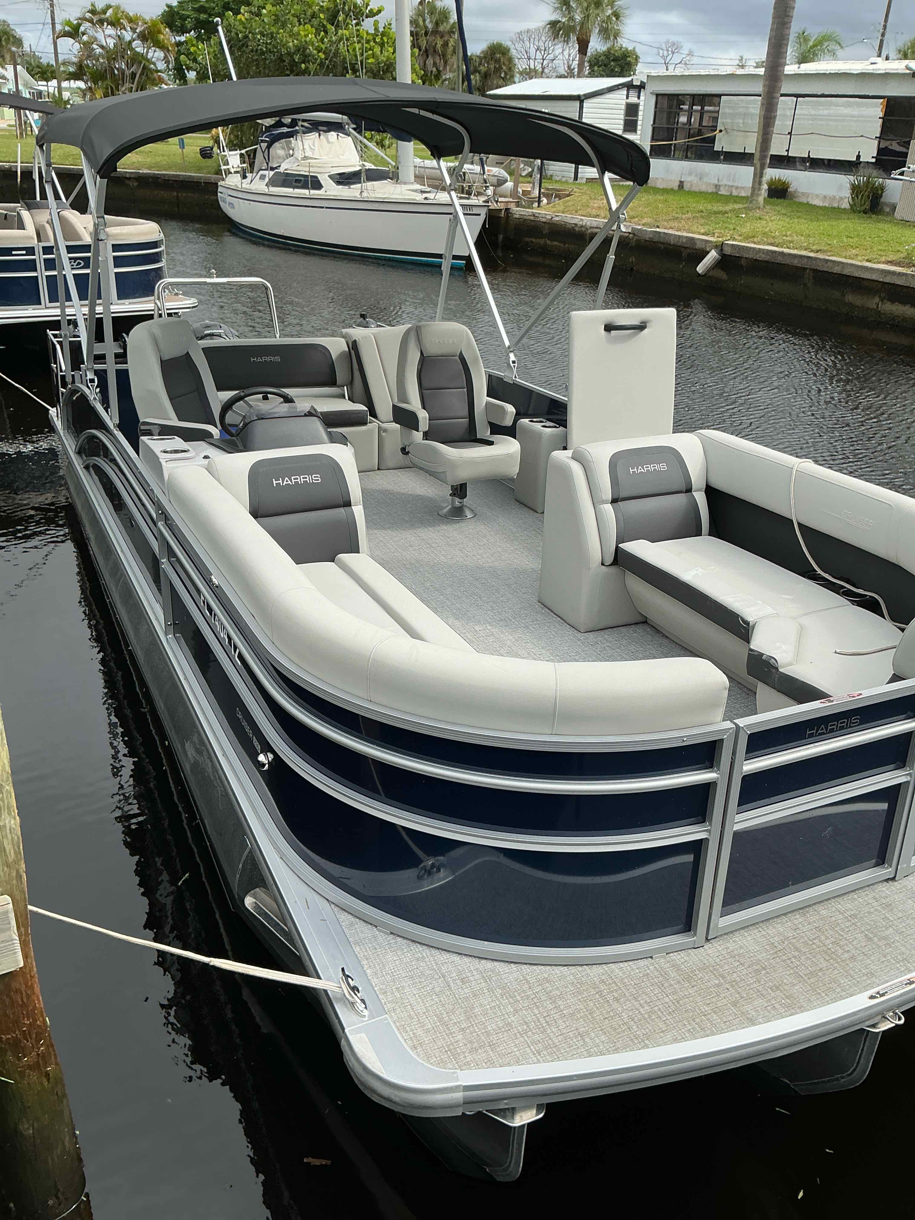 JUST COASTIN (23' Harris HCX23 Tritoon 150 HP - Fishing or Cruising)