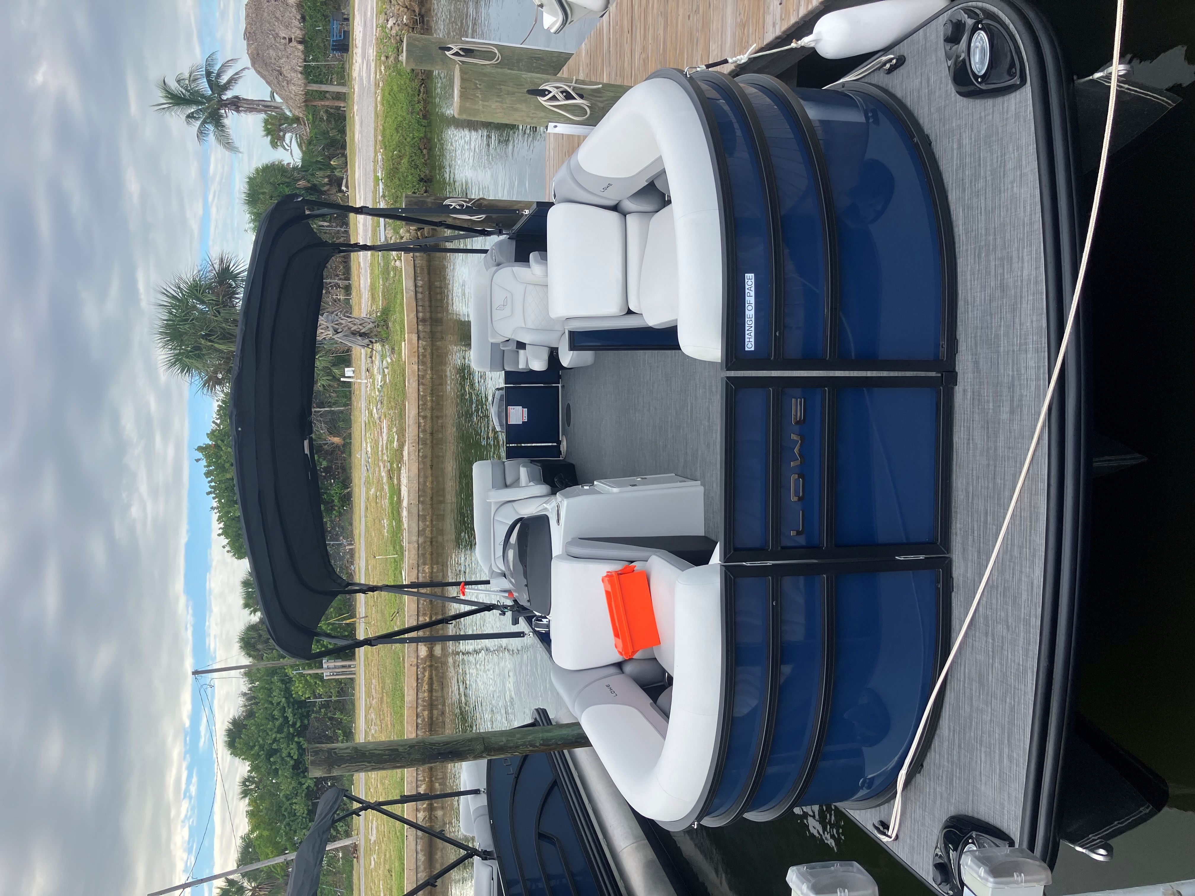 CHANGE OF PACE (23' LOWE Tritoon -150HP-Cruising/Fishing)