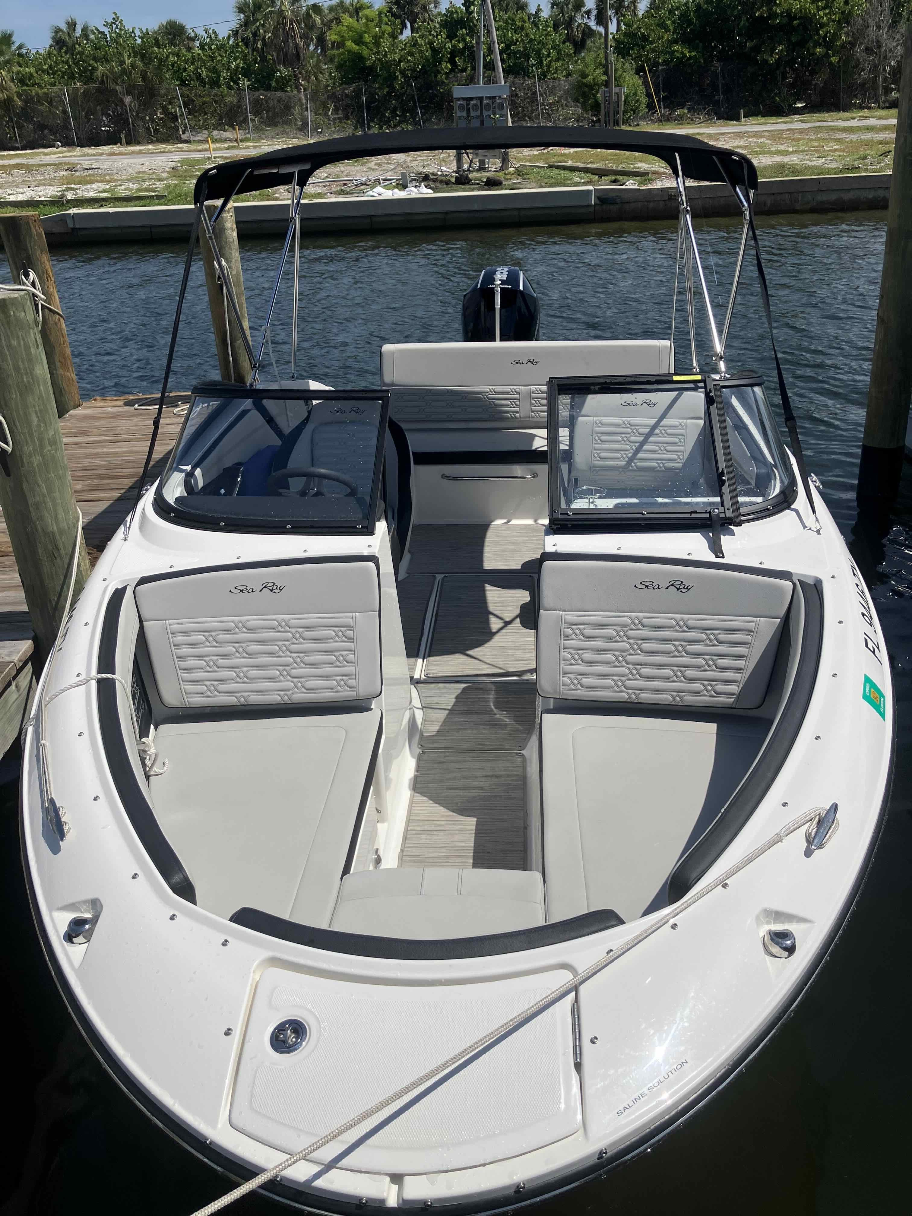 NAUT E ONE (21' Sea Ray Bowrider 200 HP Mercury - Cruising)