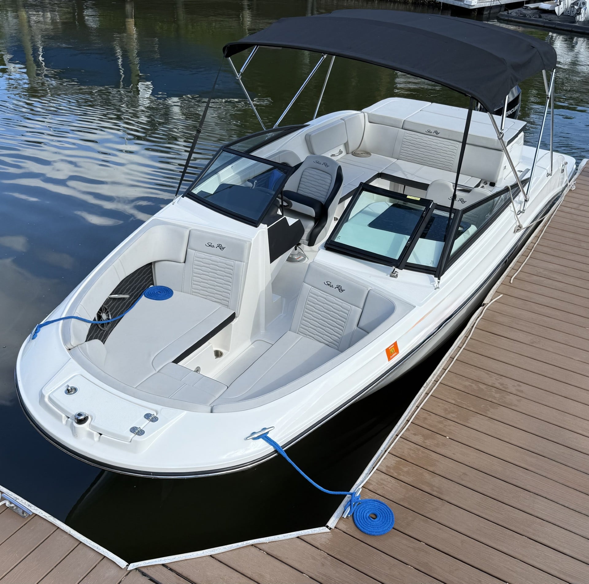 EYE CANDY (23' SEA RAY SPO230 200 MERC)
