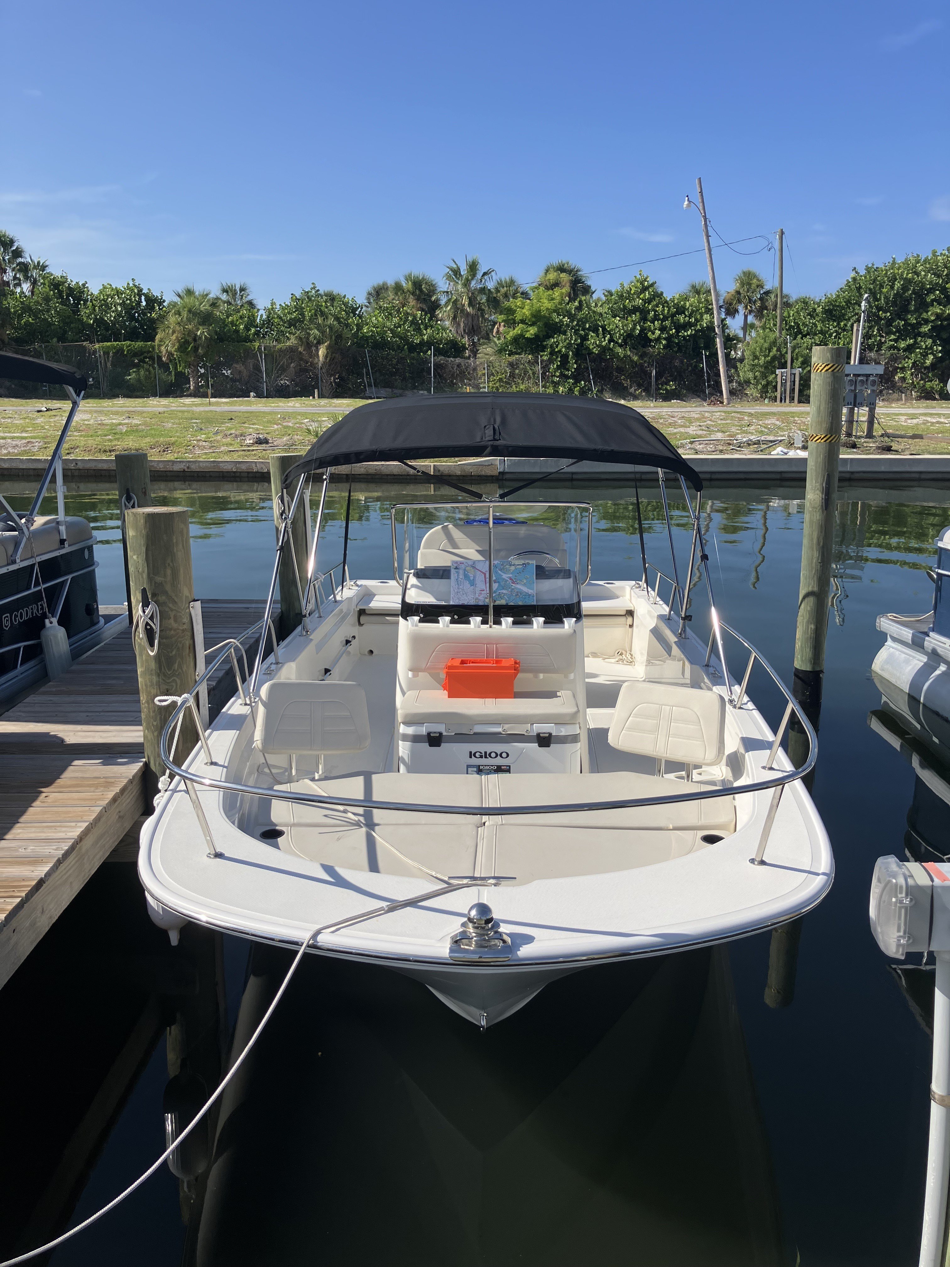 CAN DO ATTITUDE (21' Center Console-Boston Whaler- 150 HP-Fishing)