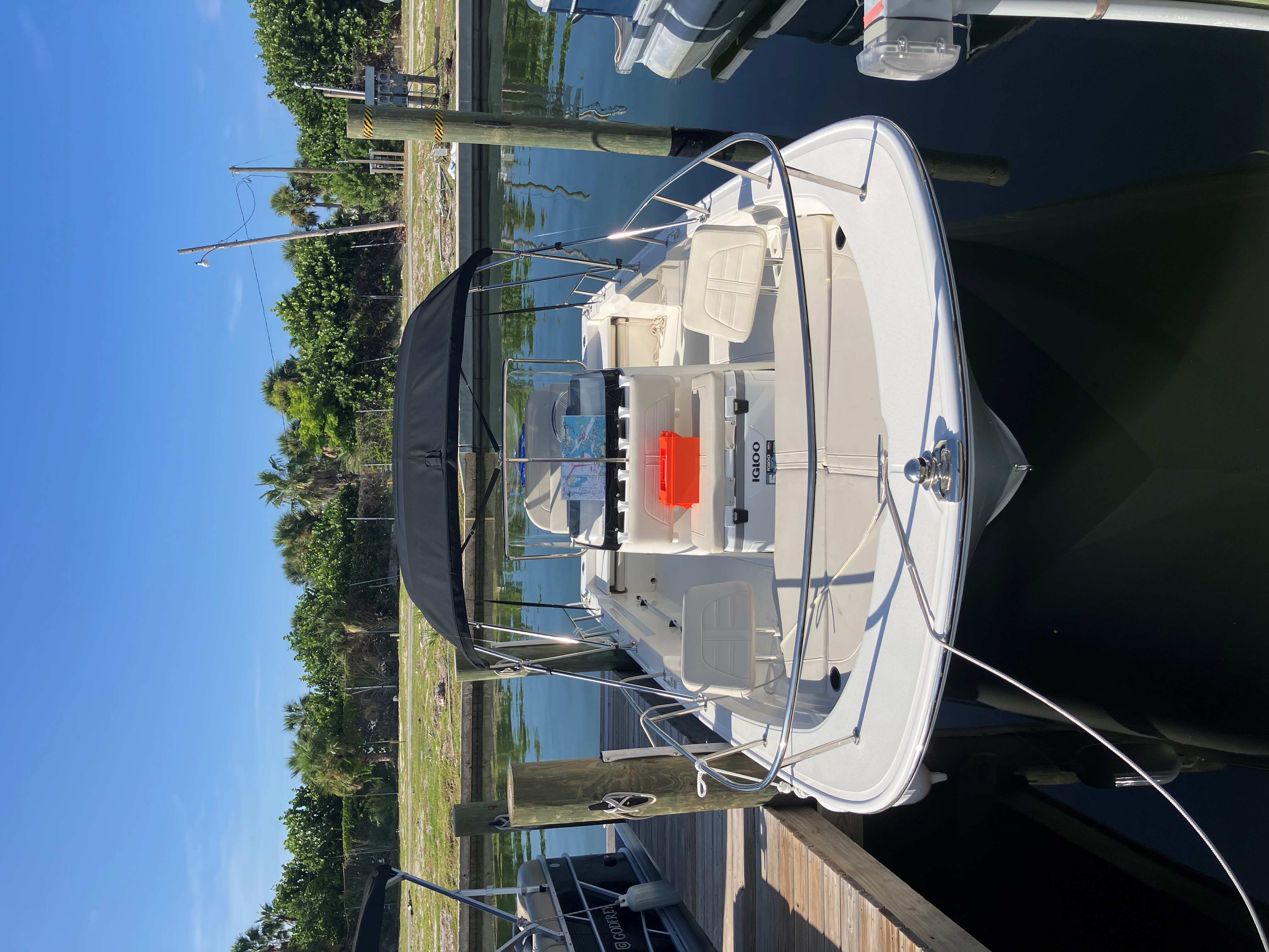 SIMPLICITY (19' Center Console-Boston Whaler- 150 HP-Fishing)