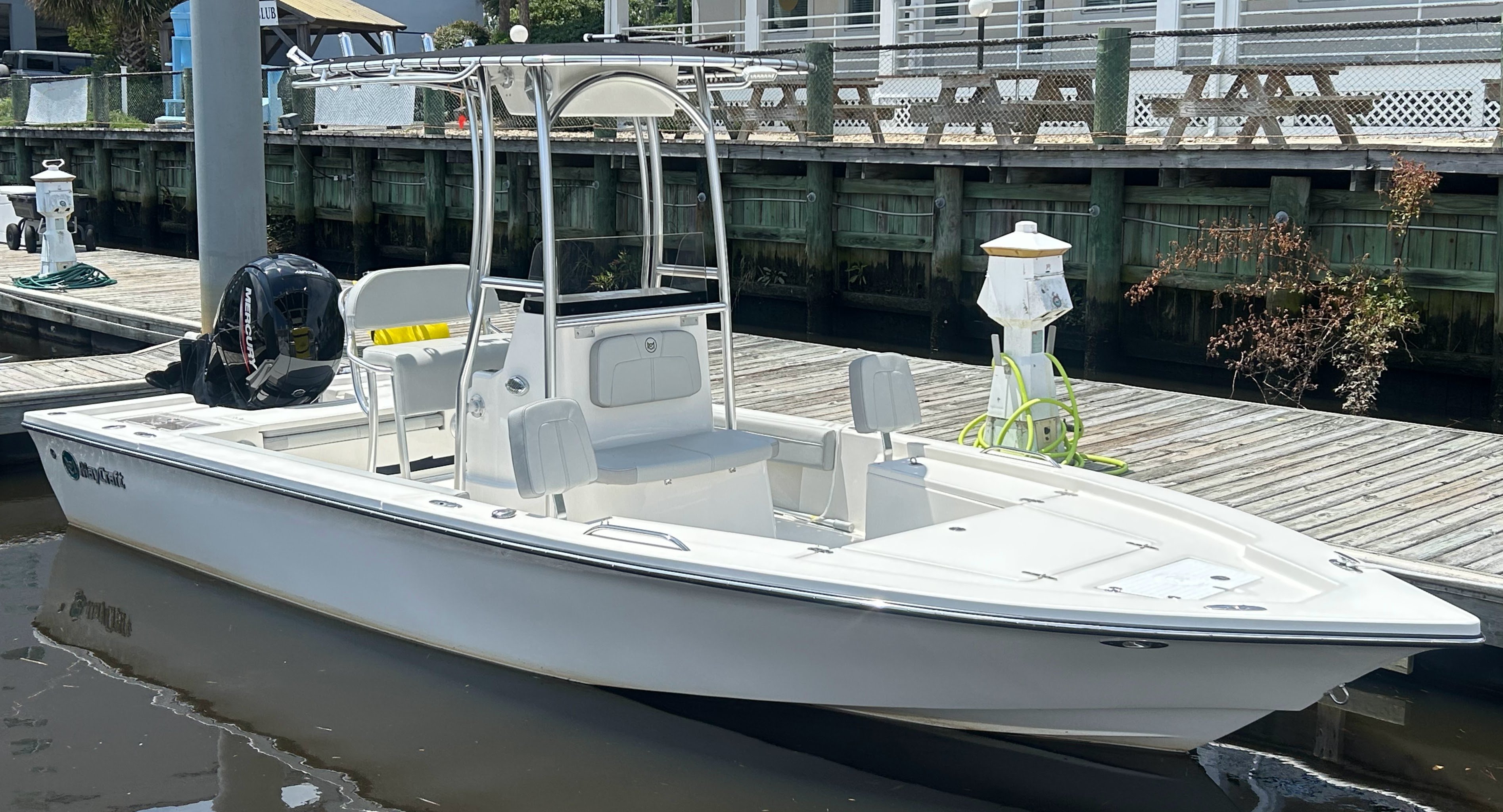 SPOT TAIL - MayCraft 2200 Bay