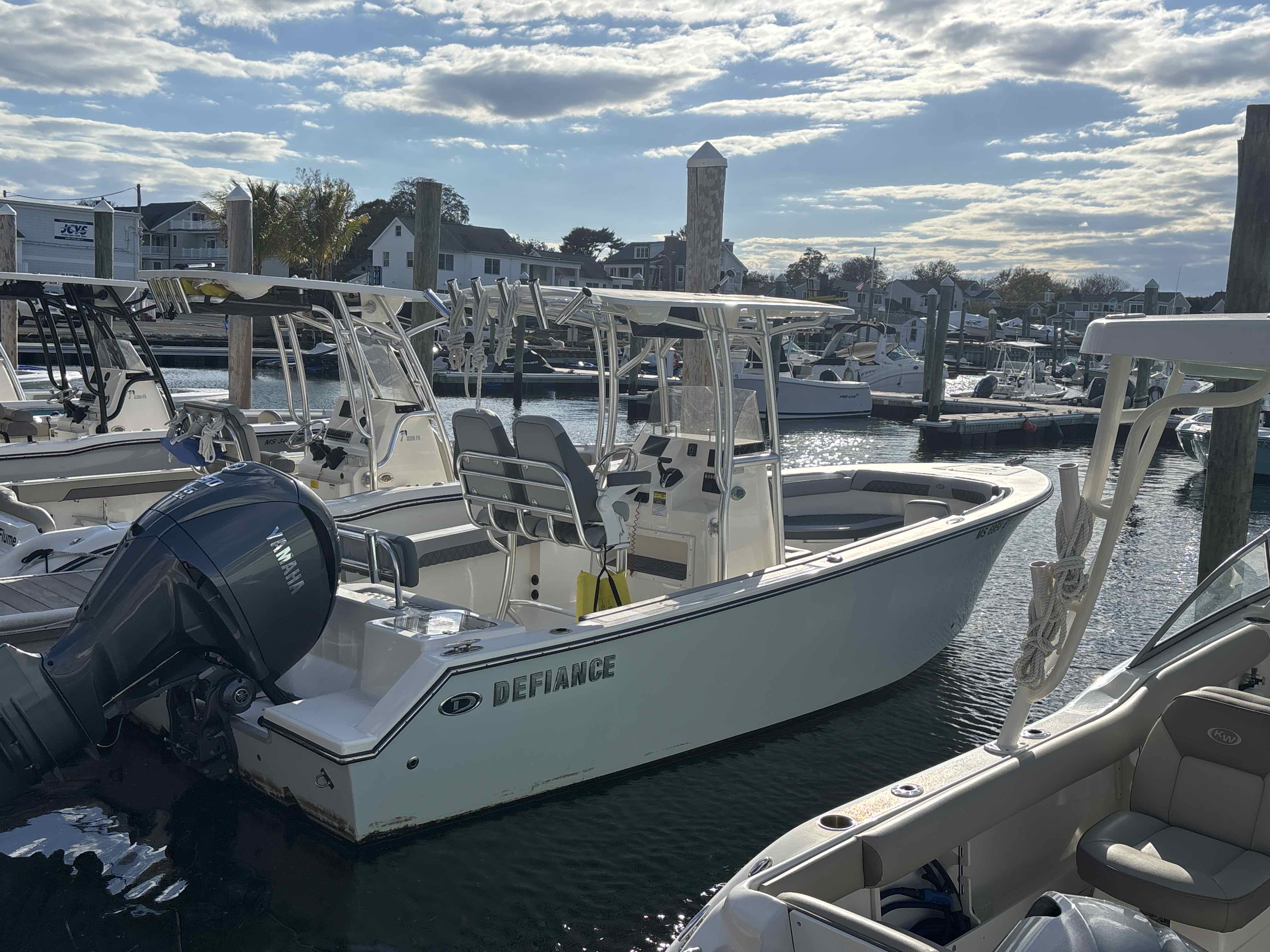 Loch Ness - 24' CC