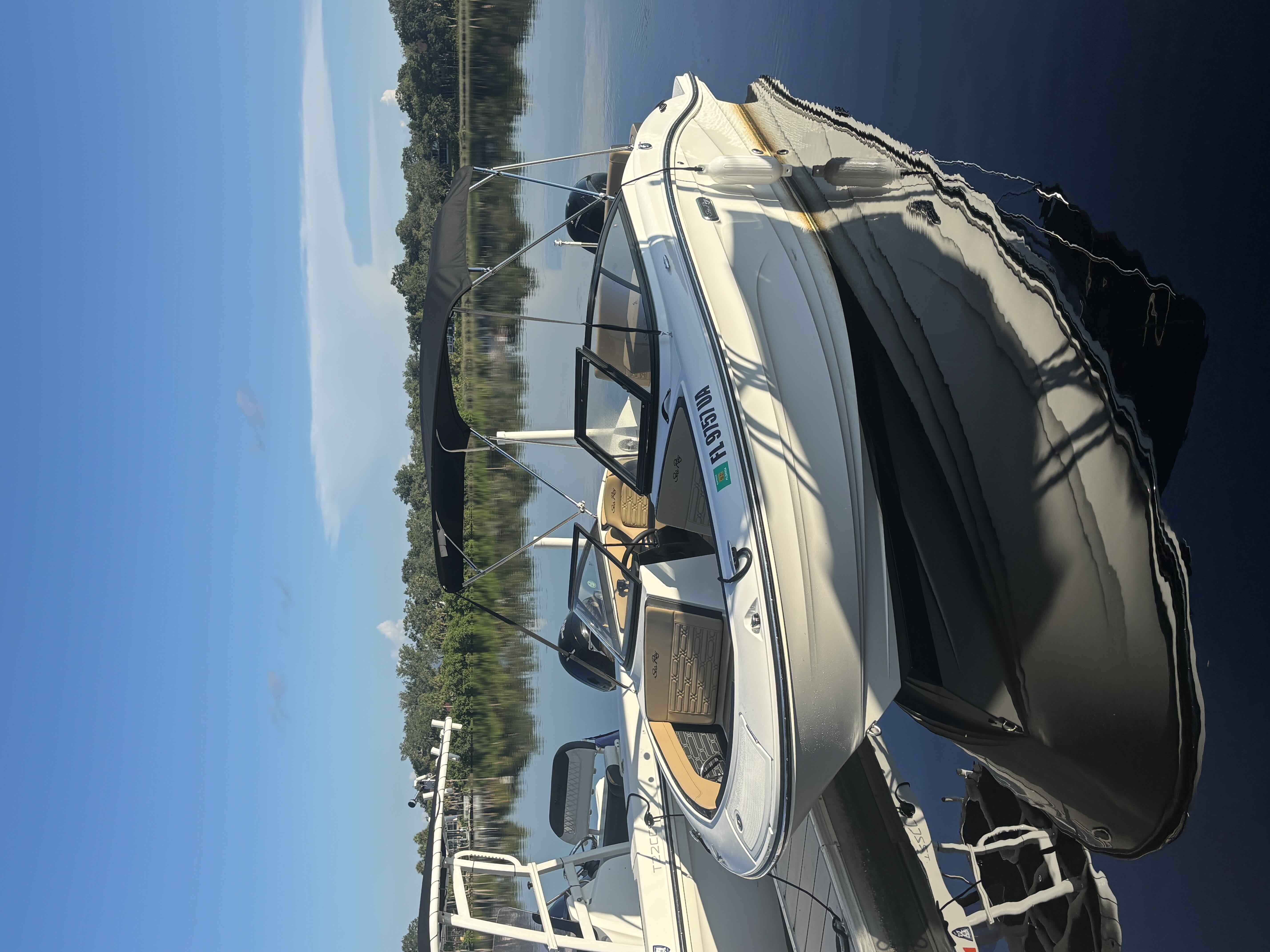 DARYA (21' Sea Ray Bowrider 150 HP - cruising)