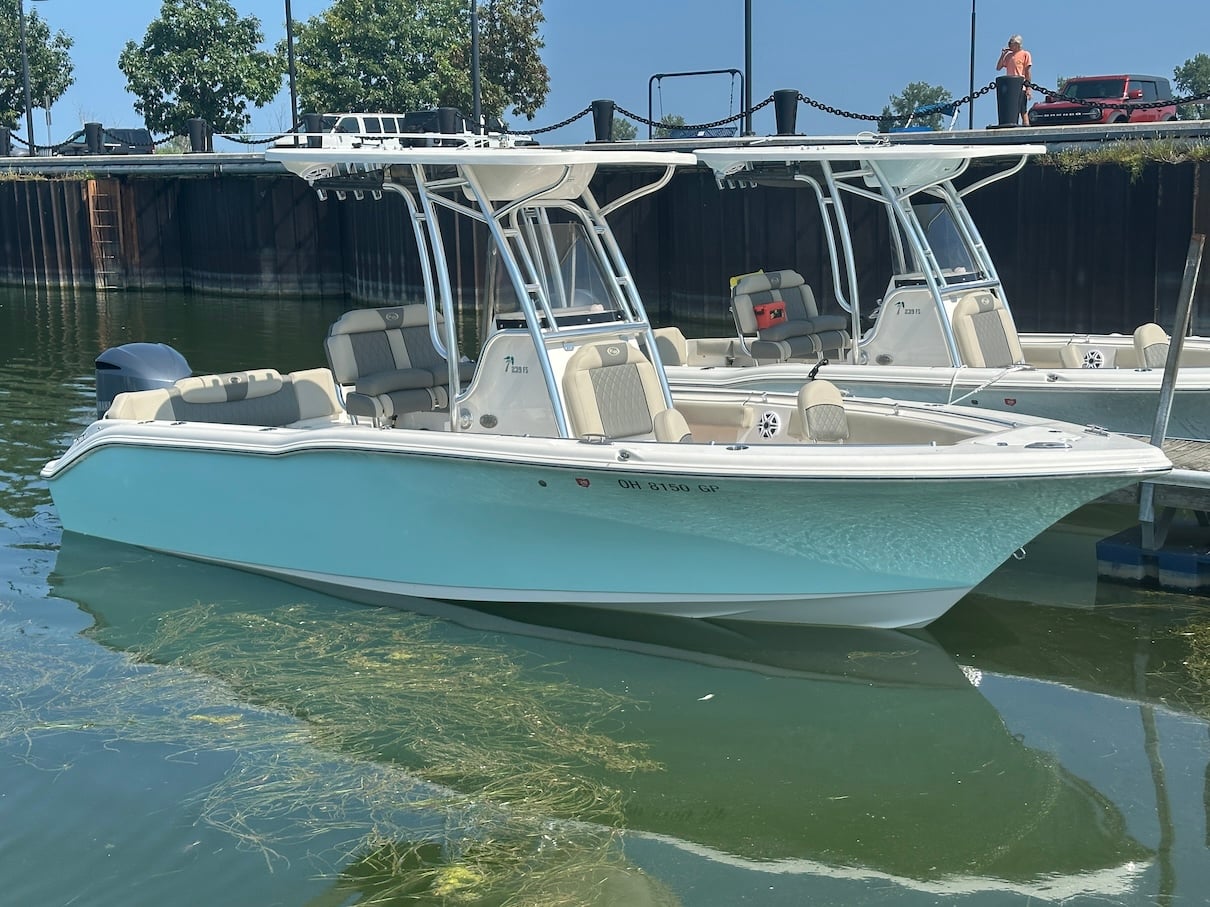 24' Center Console - 4076