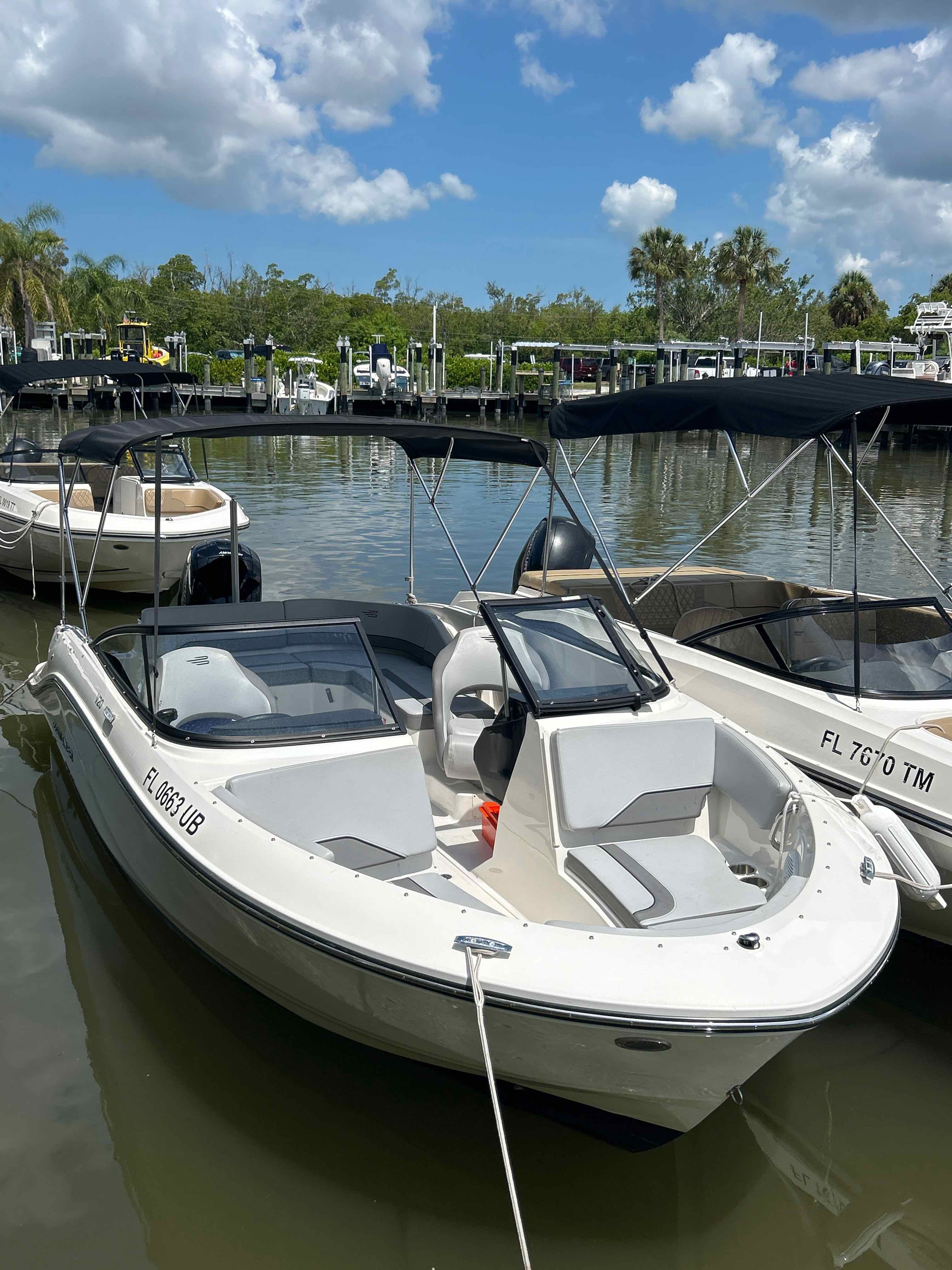 PLAY TIME - Bayliner V20 Bowrider