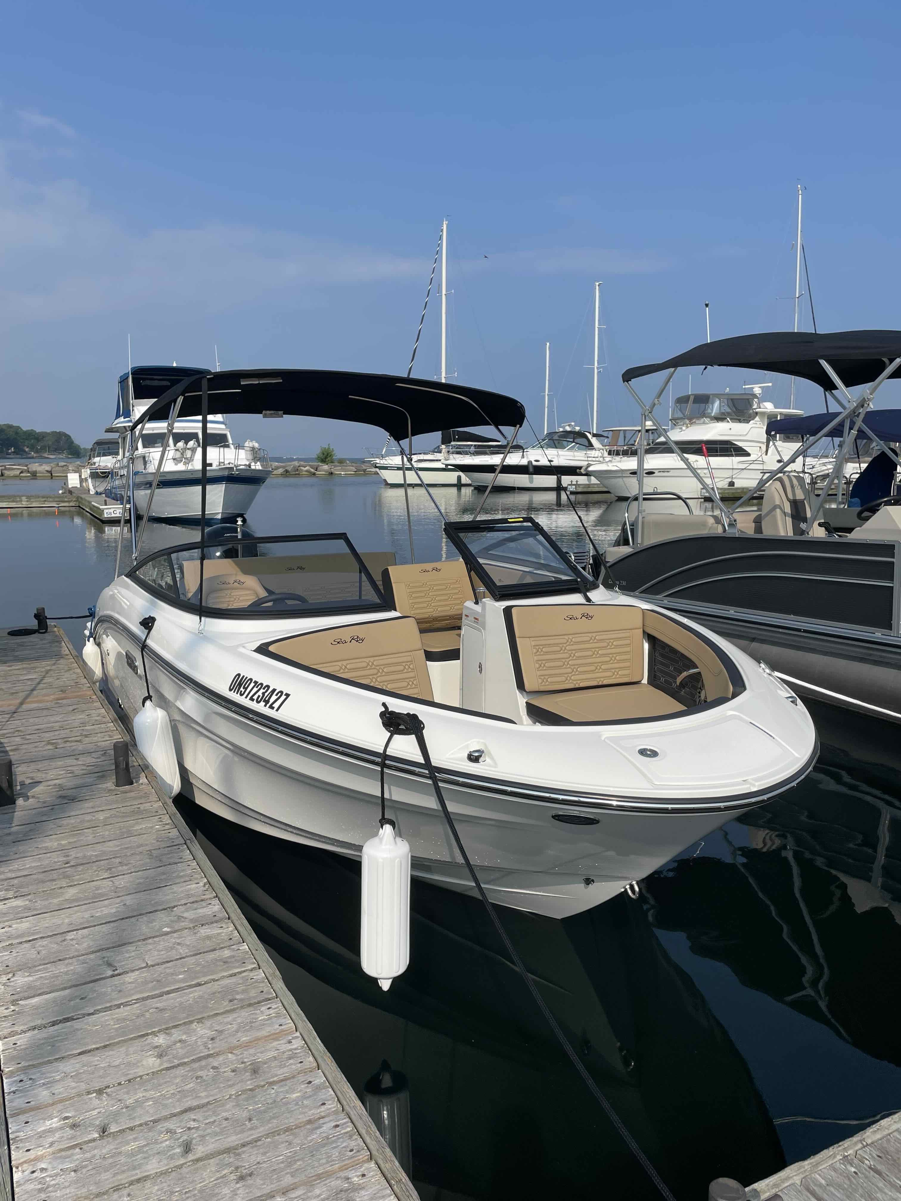Benny Buoy (Sea Ray SPX210)