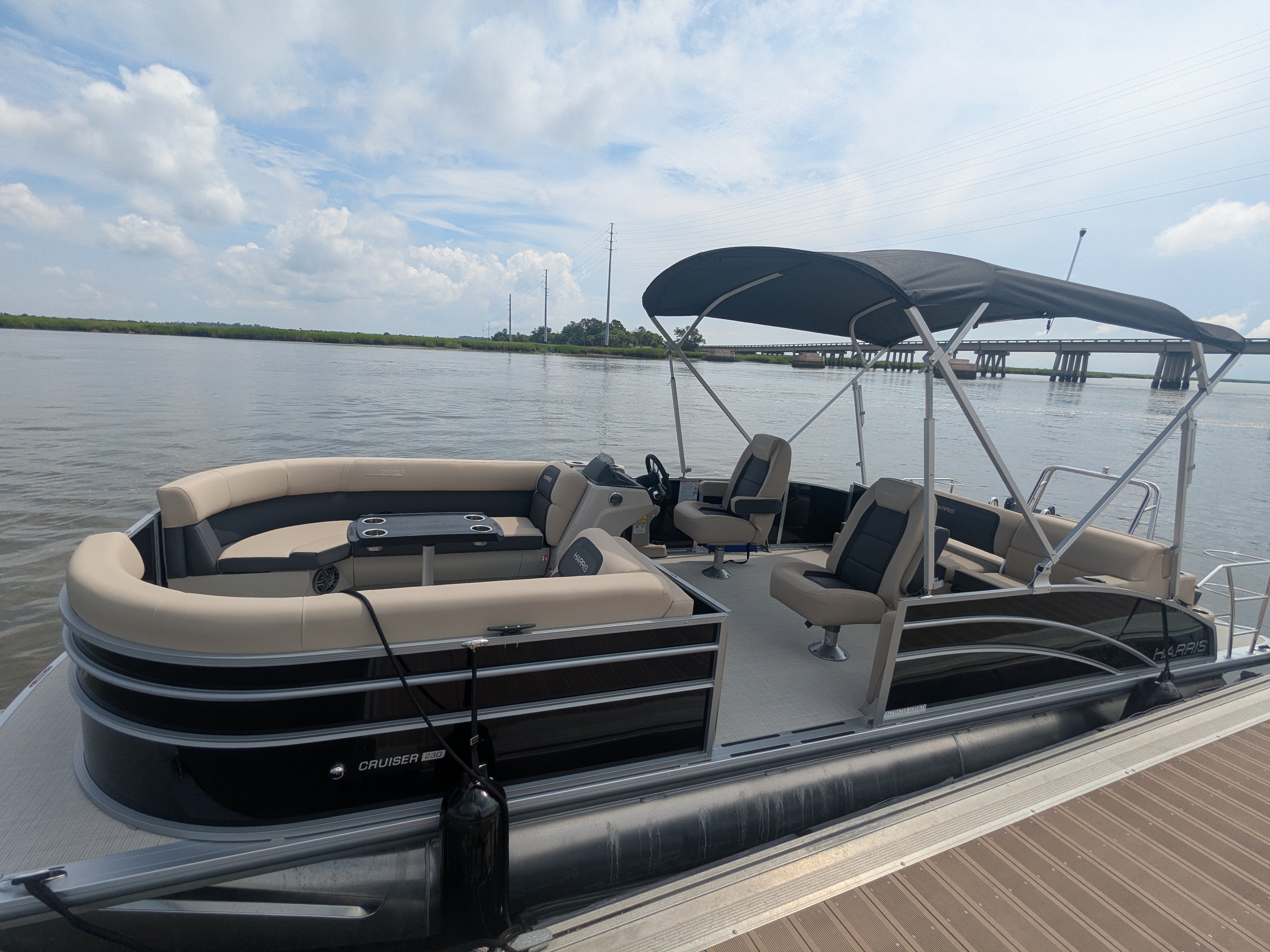 Freedom LIX (Harris - 22' Tritoon)