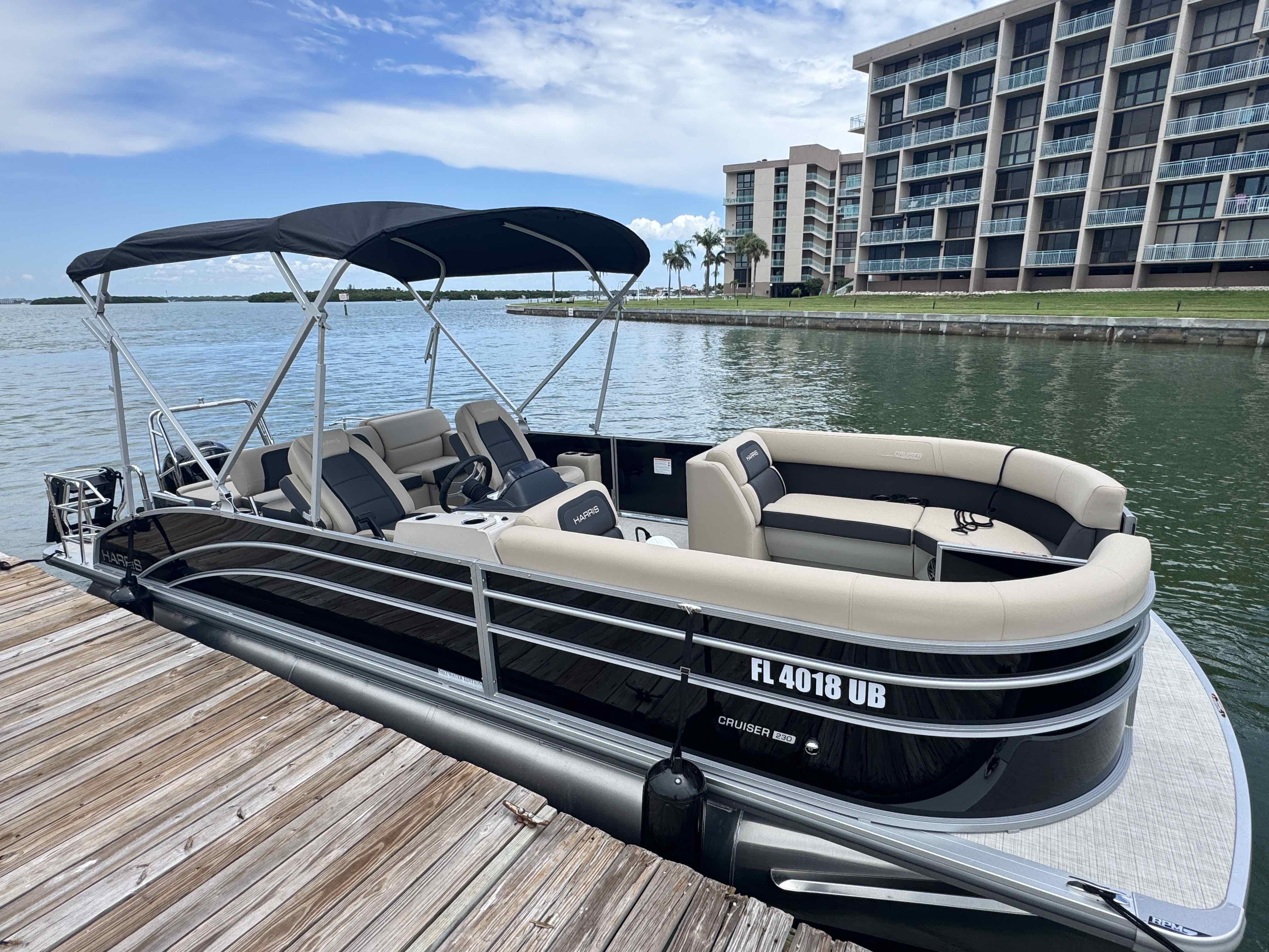 SPRING LOVE - 23’ Harris Tritoon (150 HP)