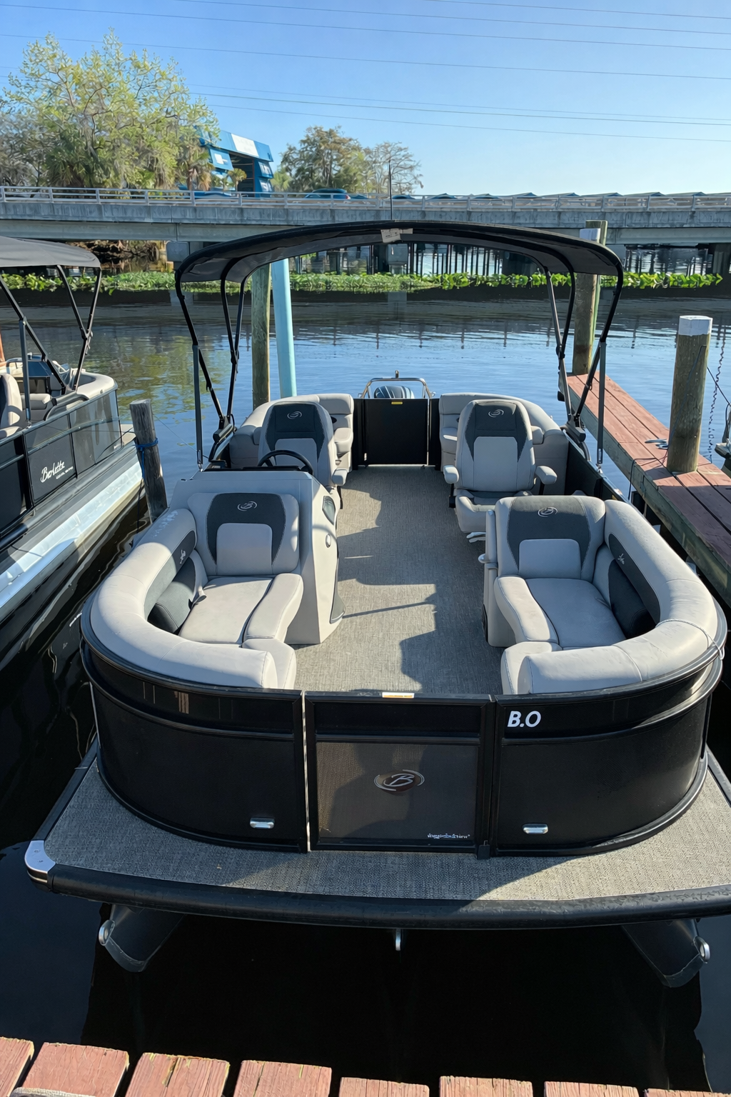 Branch Office IV- Pontoon