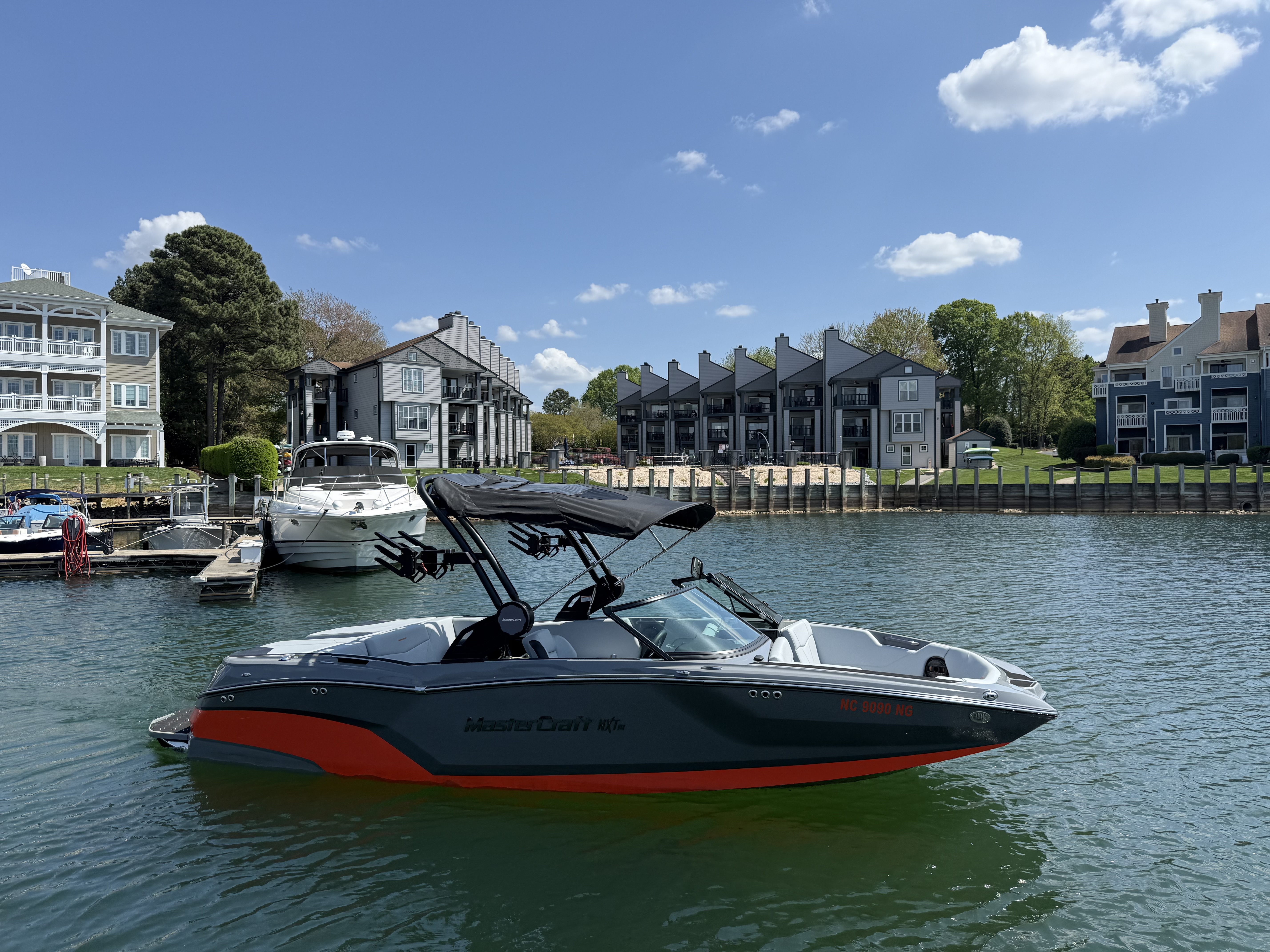 Wakedown St [A] | 2025 MasterCraft NXT22 Wake Surf | NO PETS