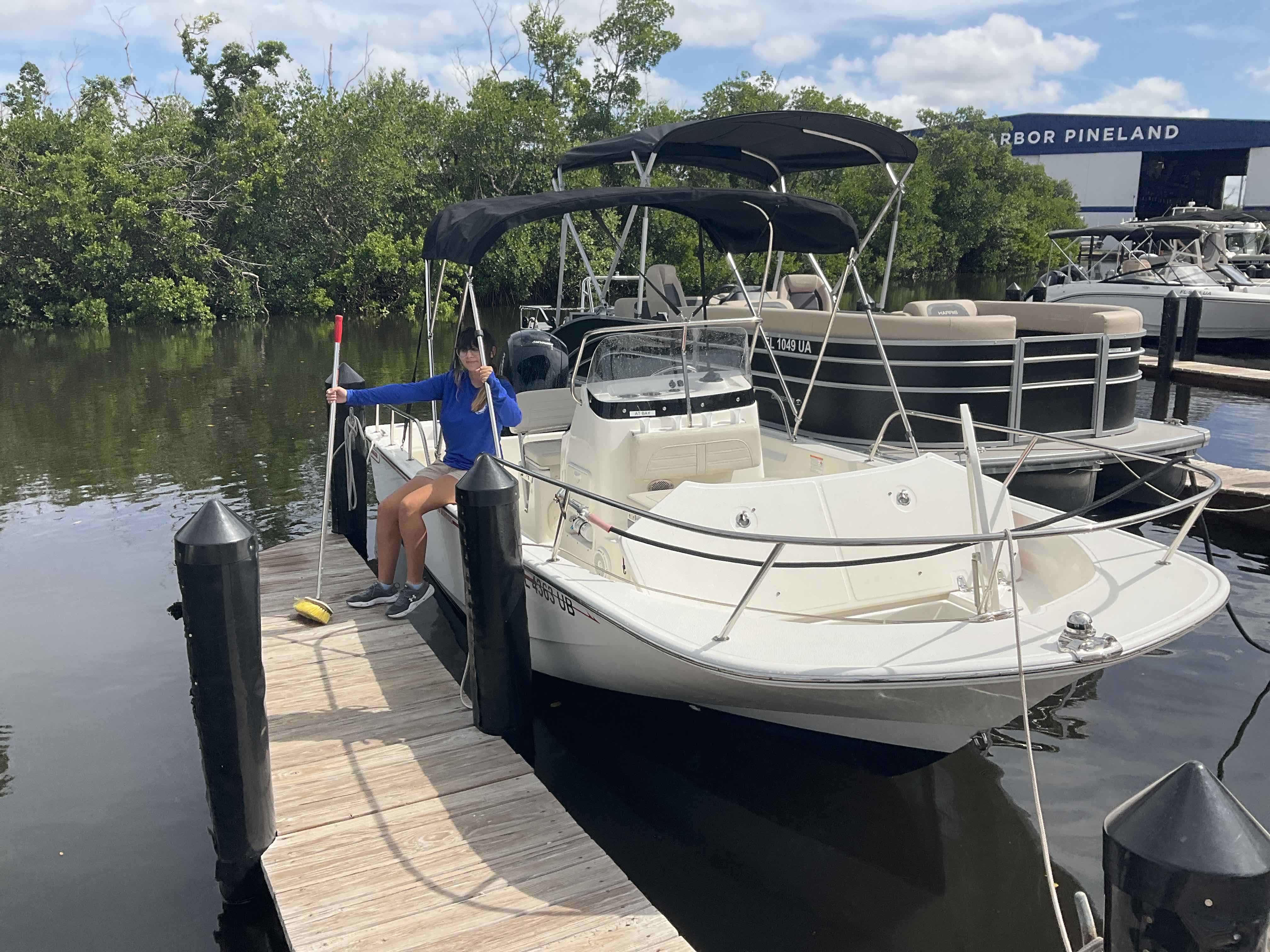JUST FOR FUN (19 ft Center Console-Boston Whaler- 150 HP-Fishing)