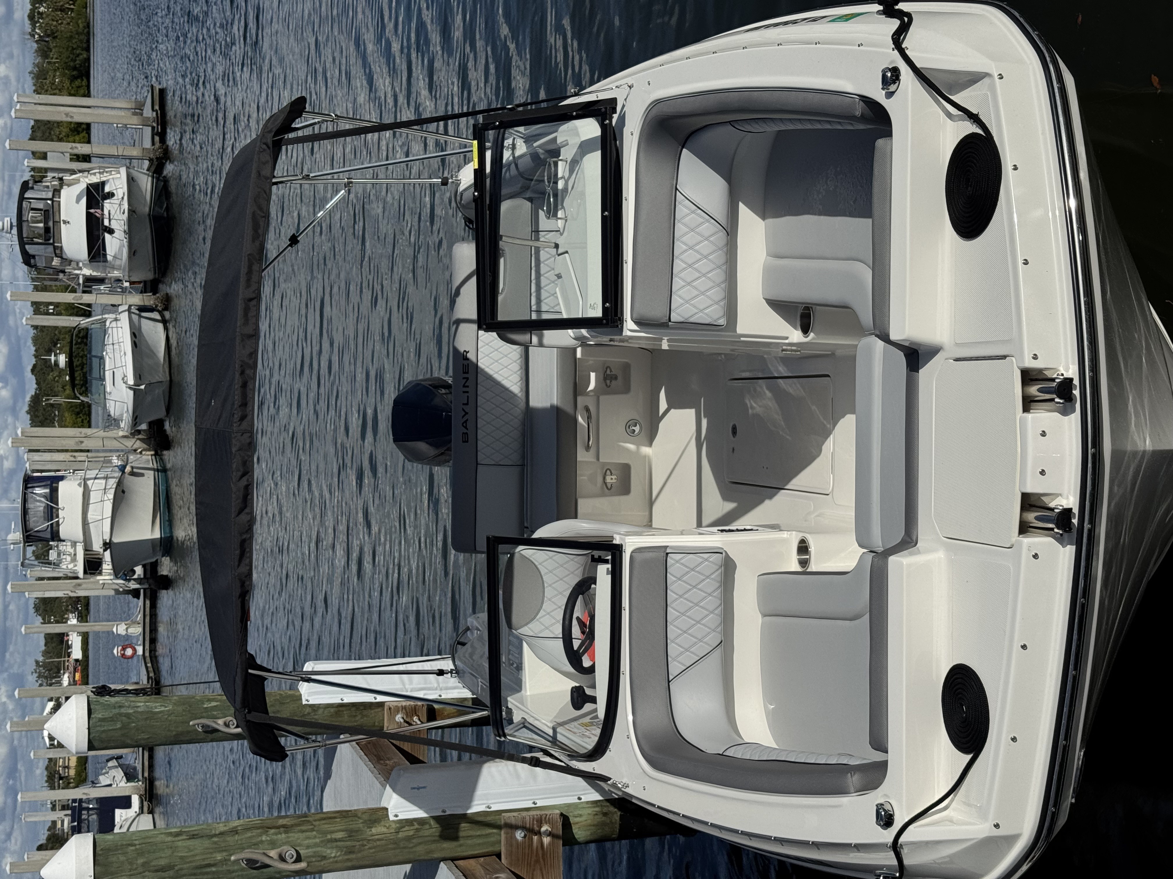 FONZY (22' Bayliner D22 200HP) -No Livewell