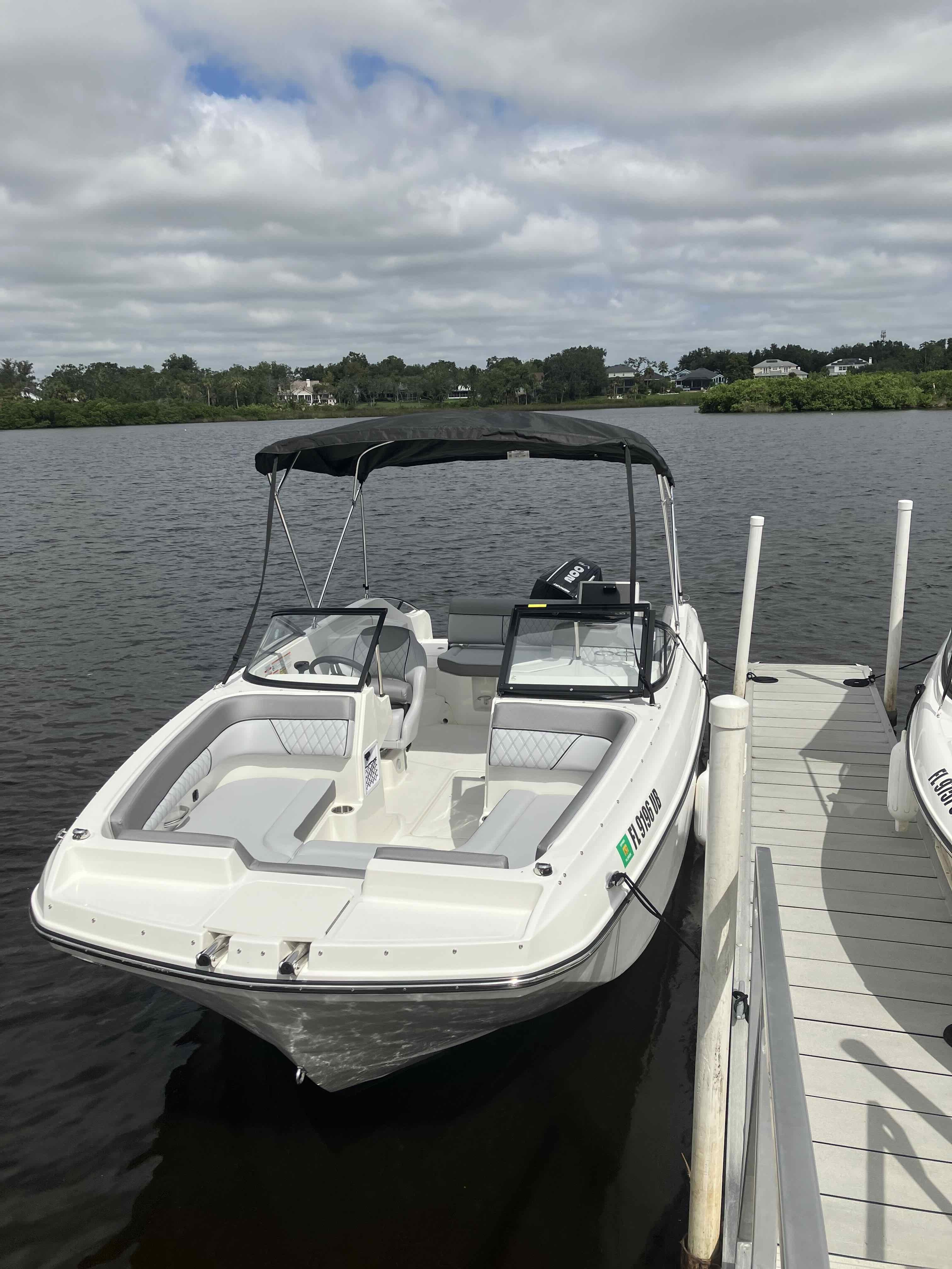 CONGA (22' Bayliner D22 200 HP - Cruising Only)