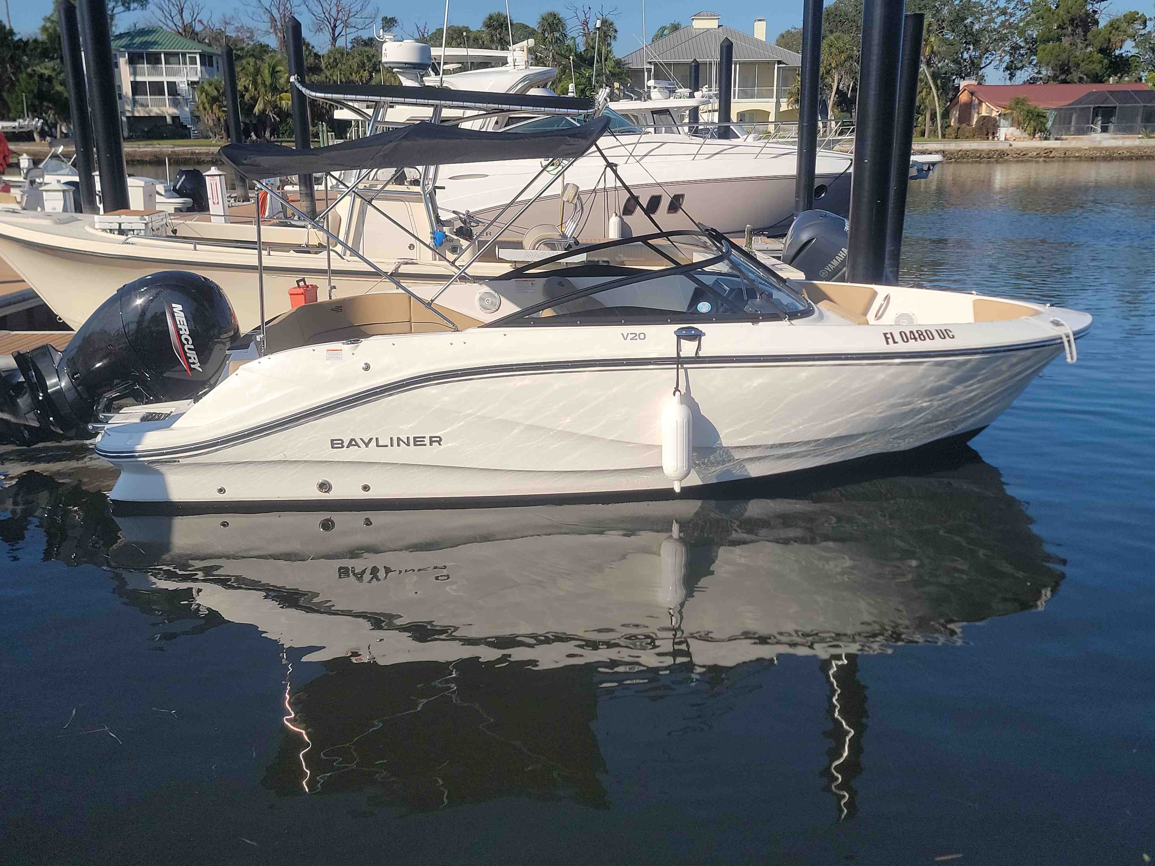 ISLA BONITA (20' Bayliner V20 Deck Boat 150 HP - Cruising)