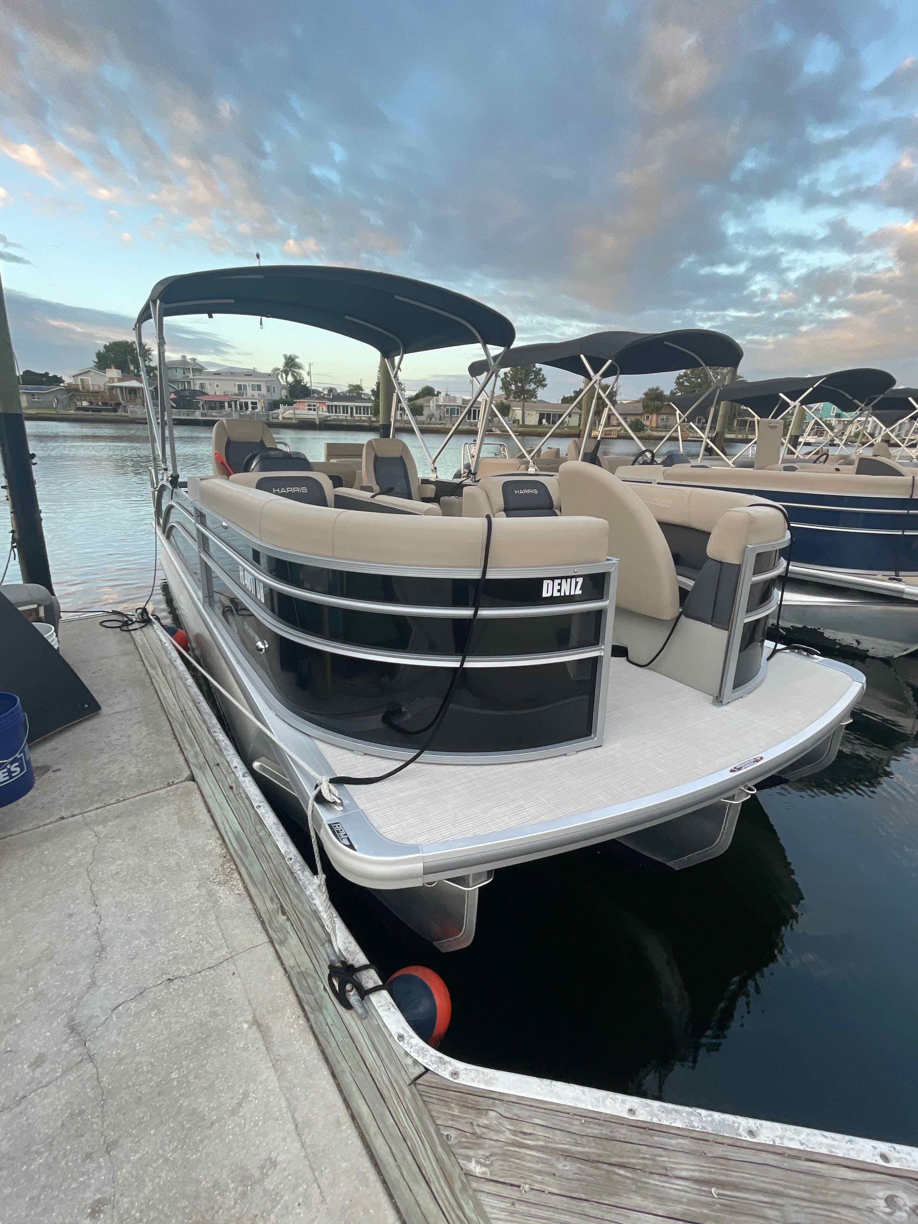 DENIZ (23' Harris HCX23 Tritoon 150 HP - Fishing or Cruising) *No Livewell*