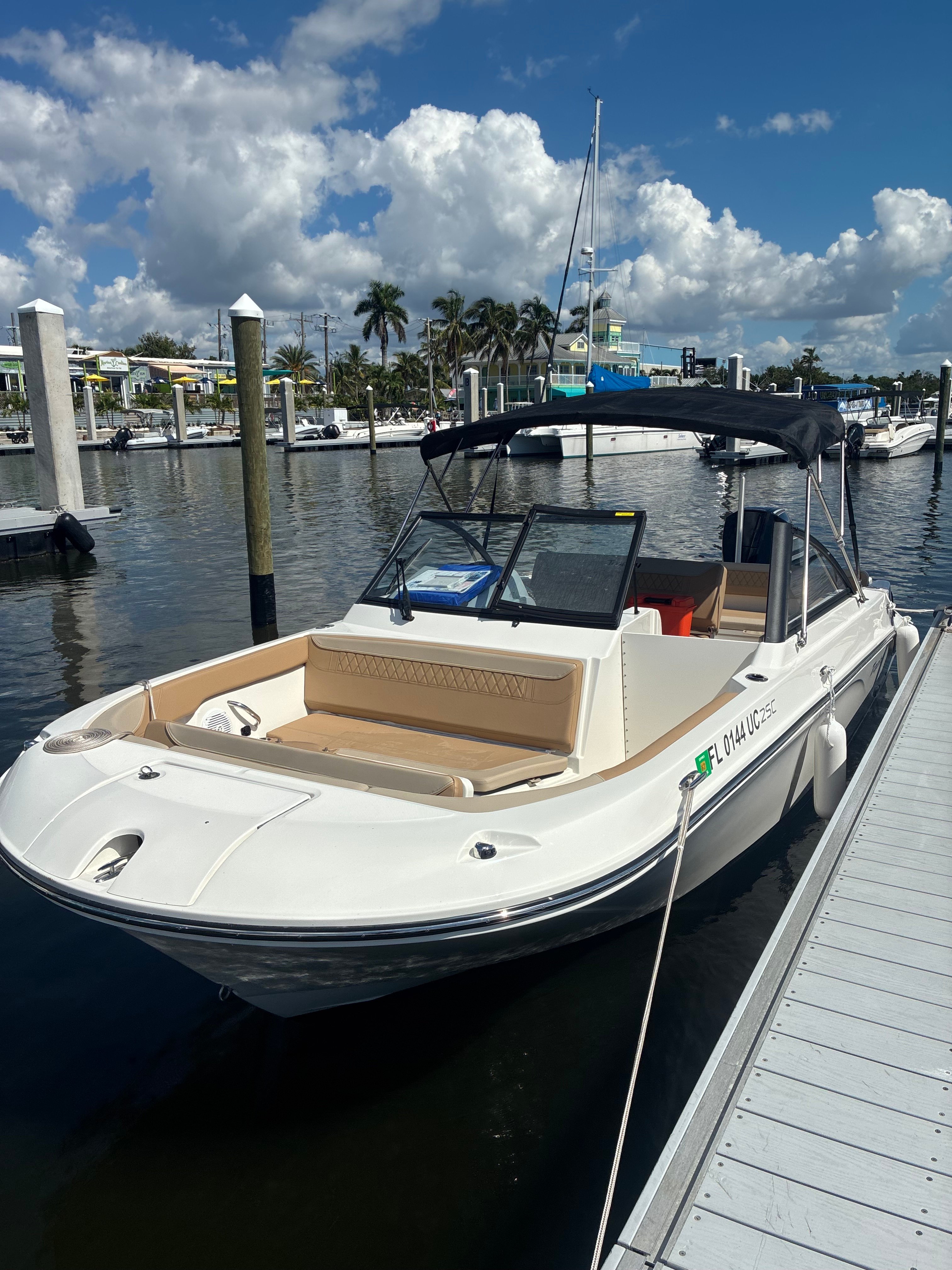 STERN WARNING (22' Bayliner Trophy T22SC 200HP Dual Console-Cruising/Fishing)