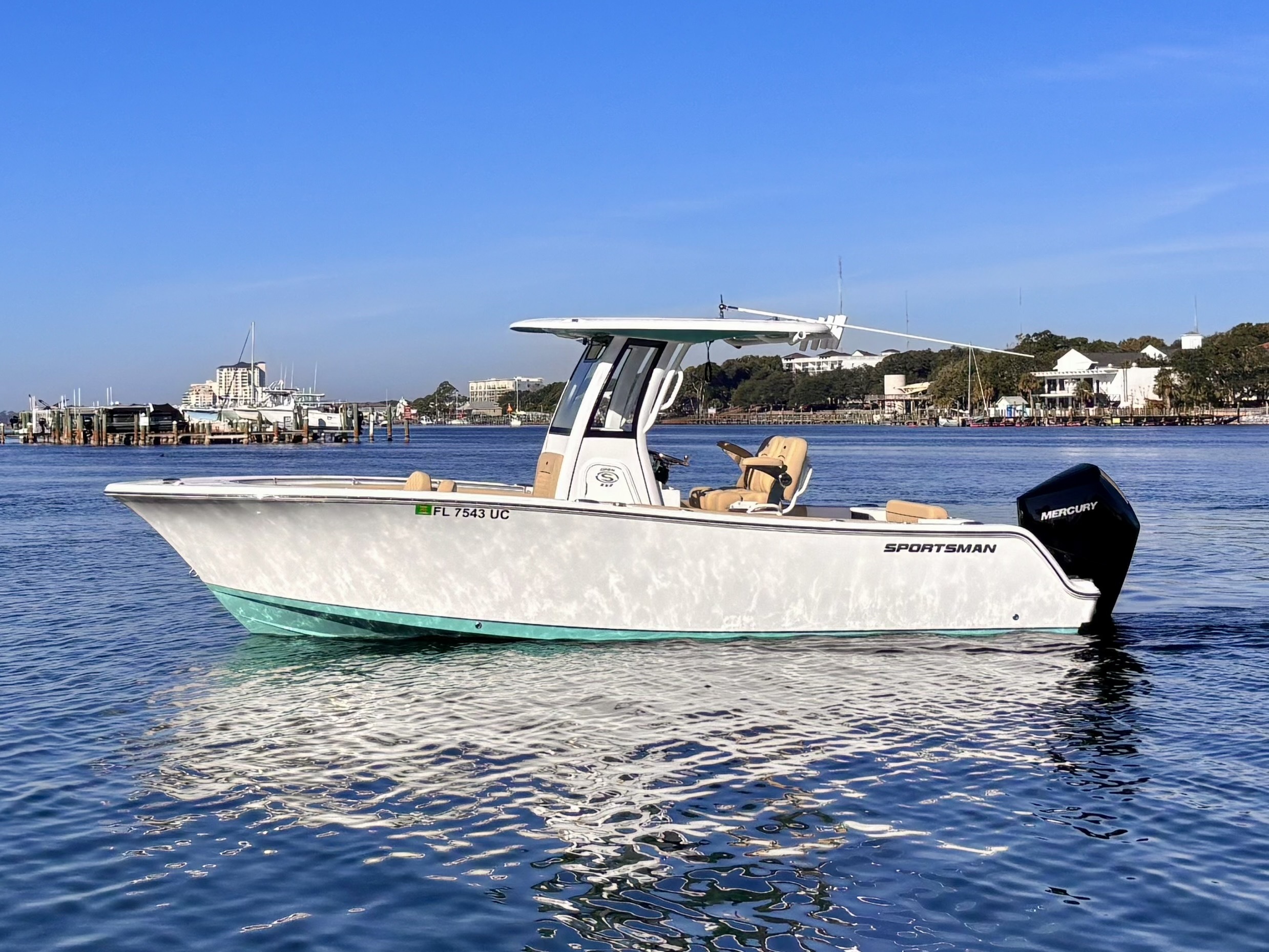 (345A) Sportsman 232  (Vessel Equipped with Electronic Throttle)