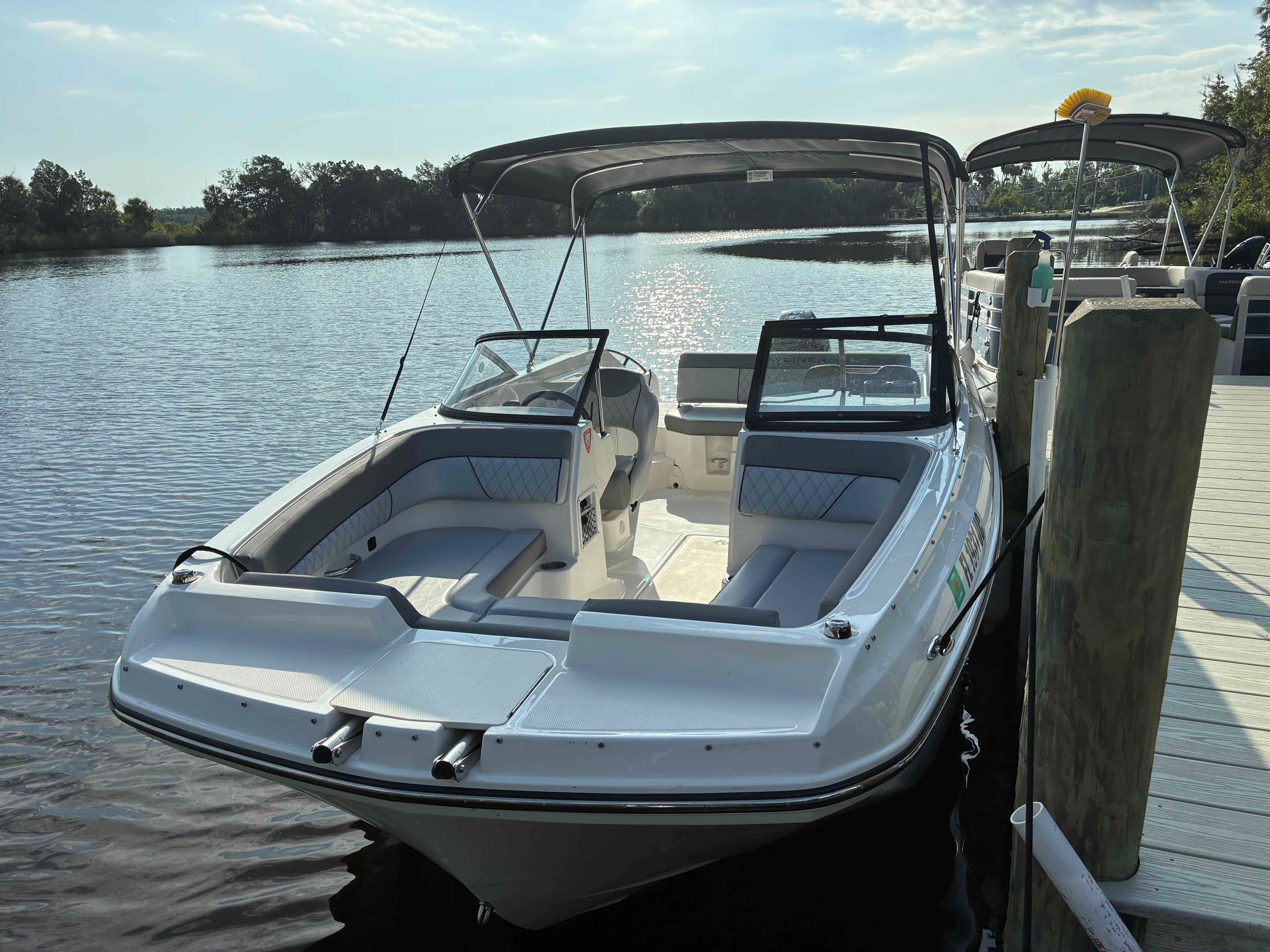 SWANSEA (22' Bayliner D22 200 HP - Cruising Only)