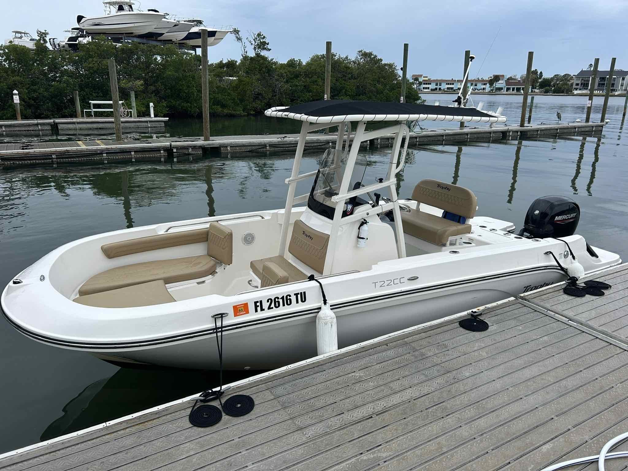 TROPHY CHASE - 22’ Trophy Center Console (150 HP)