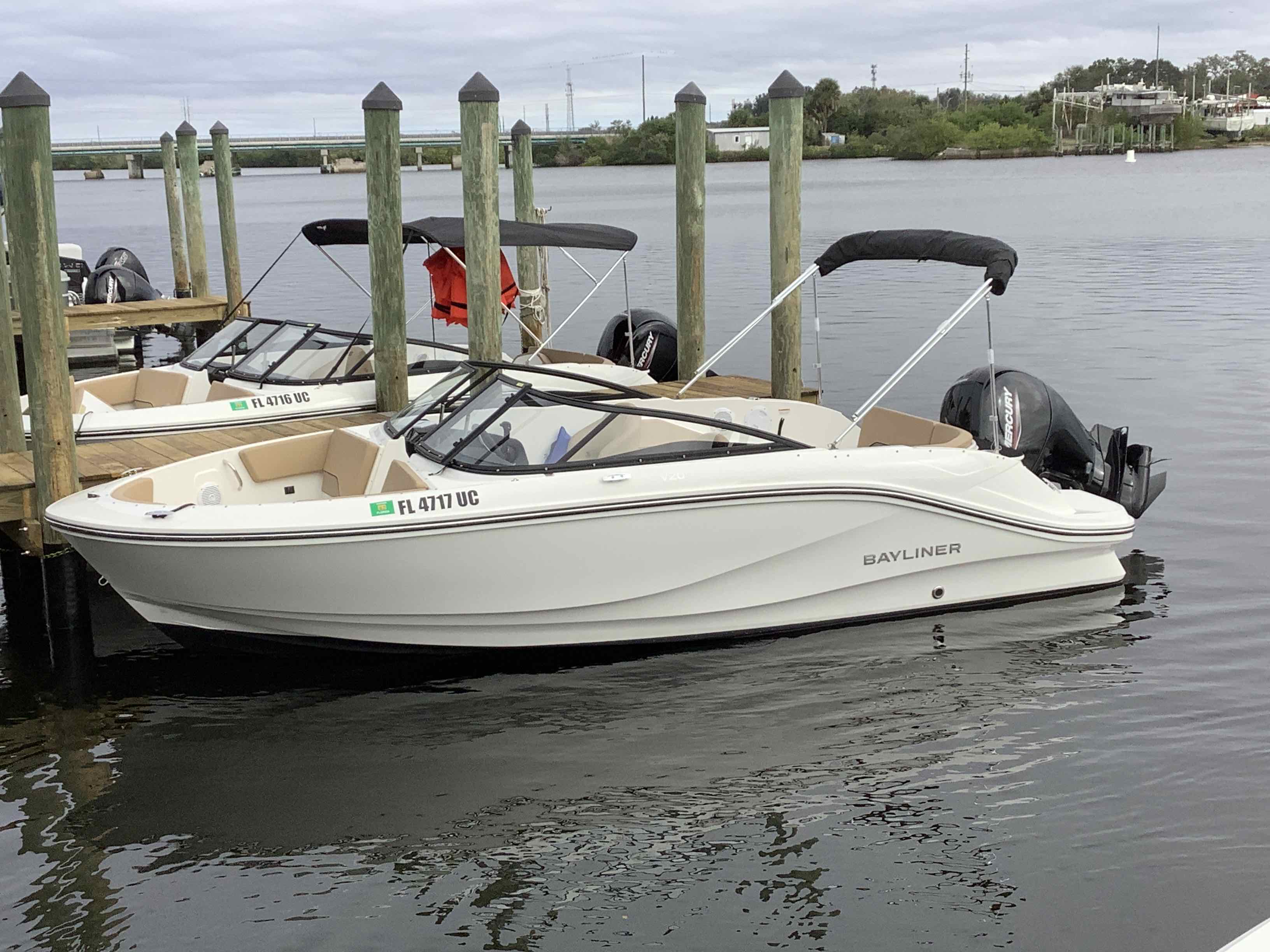 TROPICAL KNOT (20' Bayliner V20 Deck Boat 150 HP - Cruising)