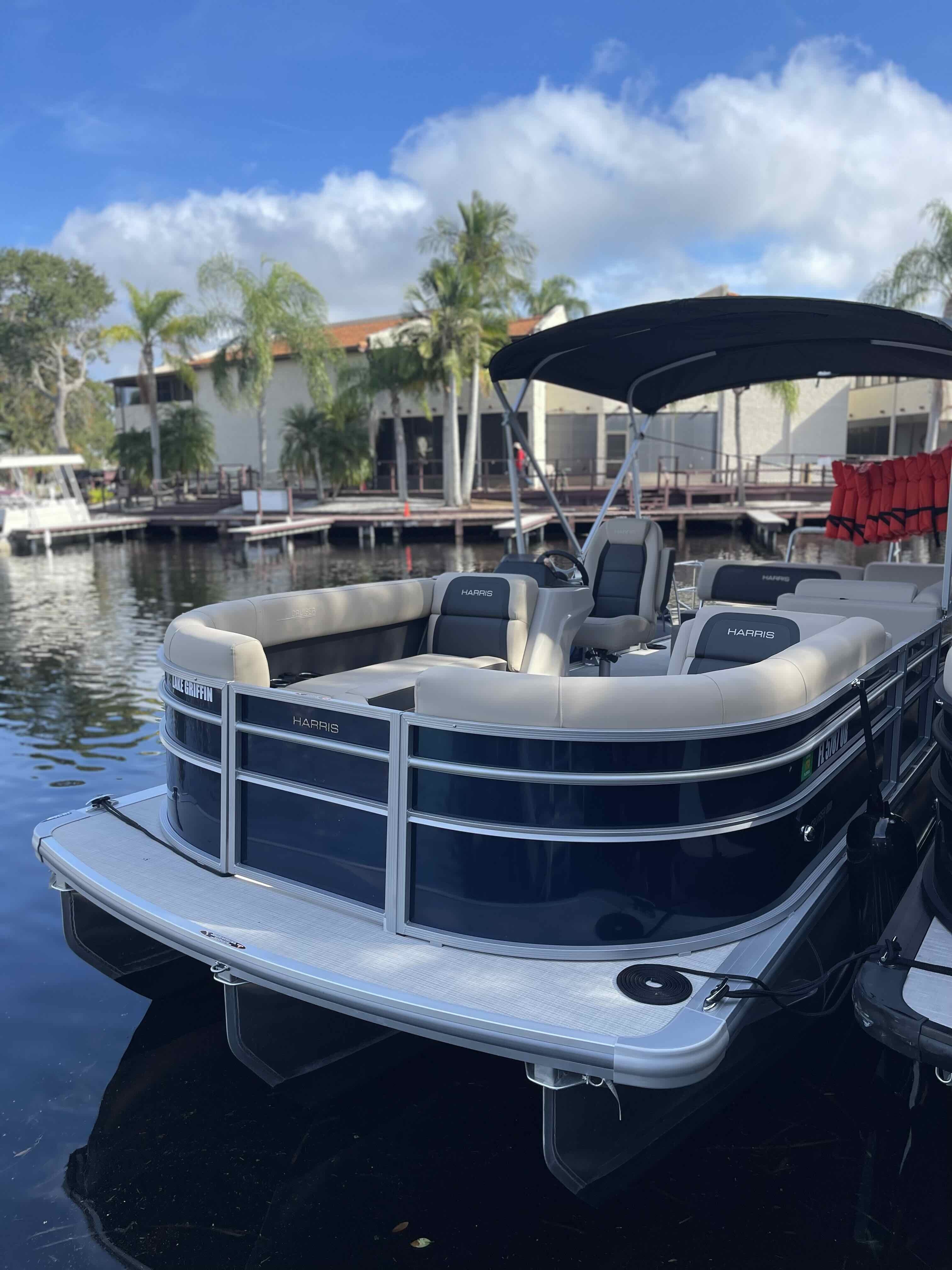 LAKE GRIFFIN (23' Harris HCX23 Tritoon 150 HP)