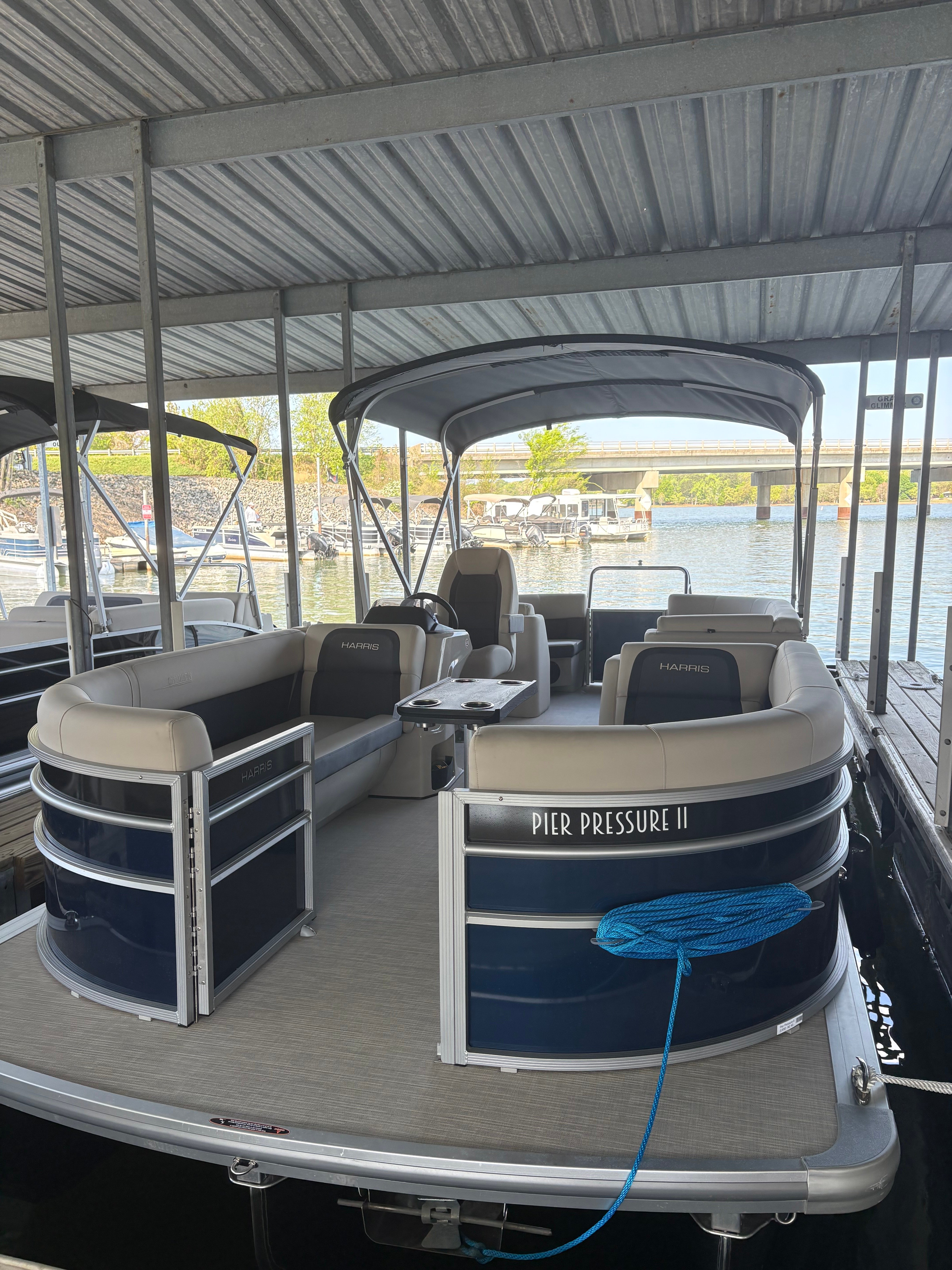 Pier Pressure II [A] | 2026 Harris HCX230 Stern Radius