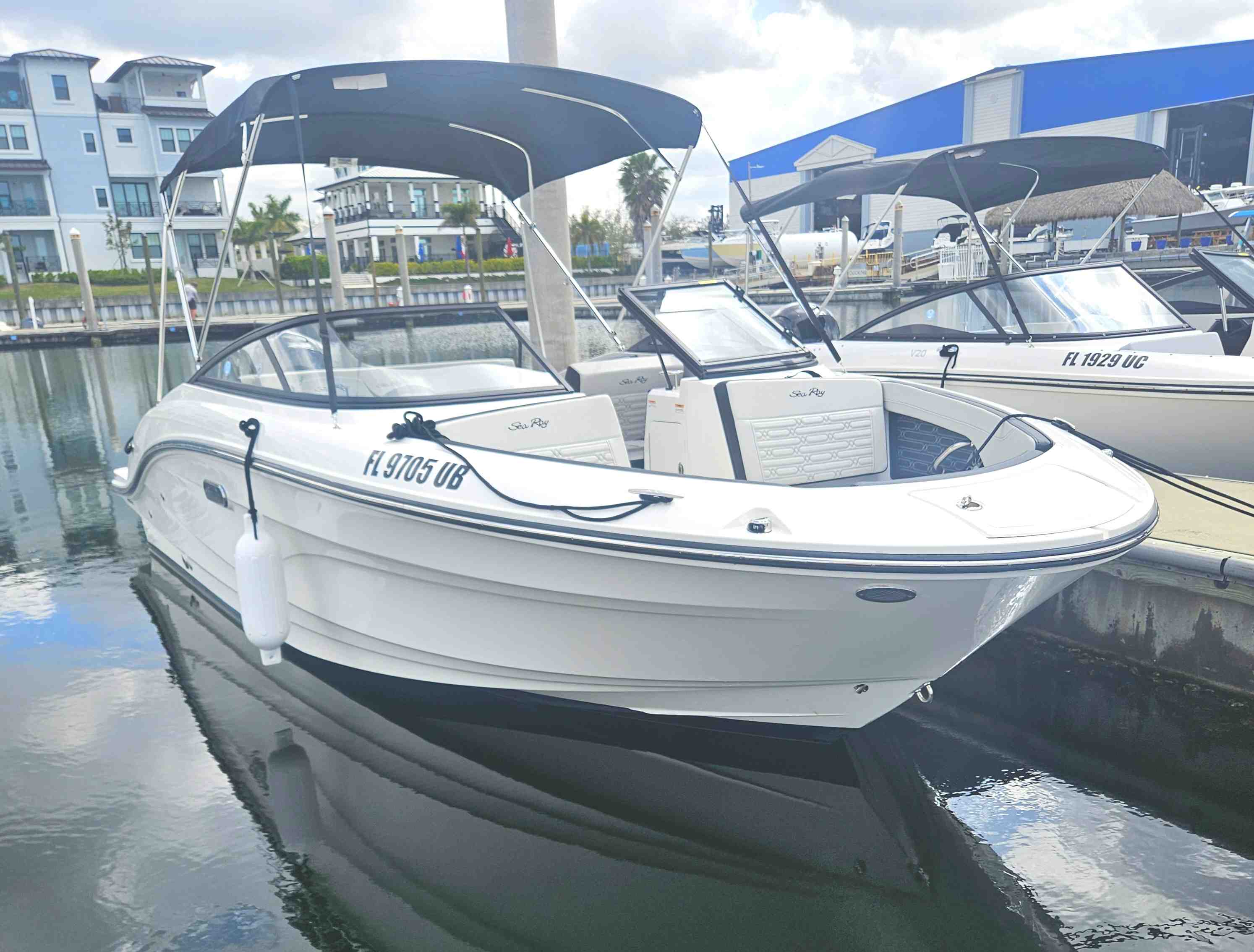 DOWN TOWN (21' Sea Ray SPO210 Bowrider 150HP-Cruising Only)