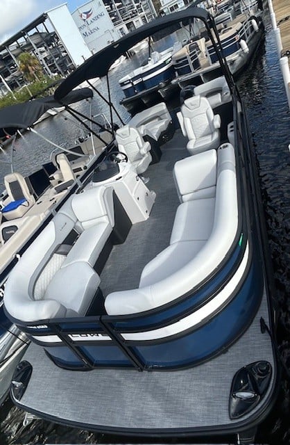 AMBER SEA (23' LOWE SS230W 150XL MERCURY)