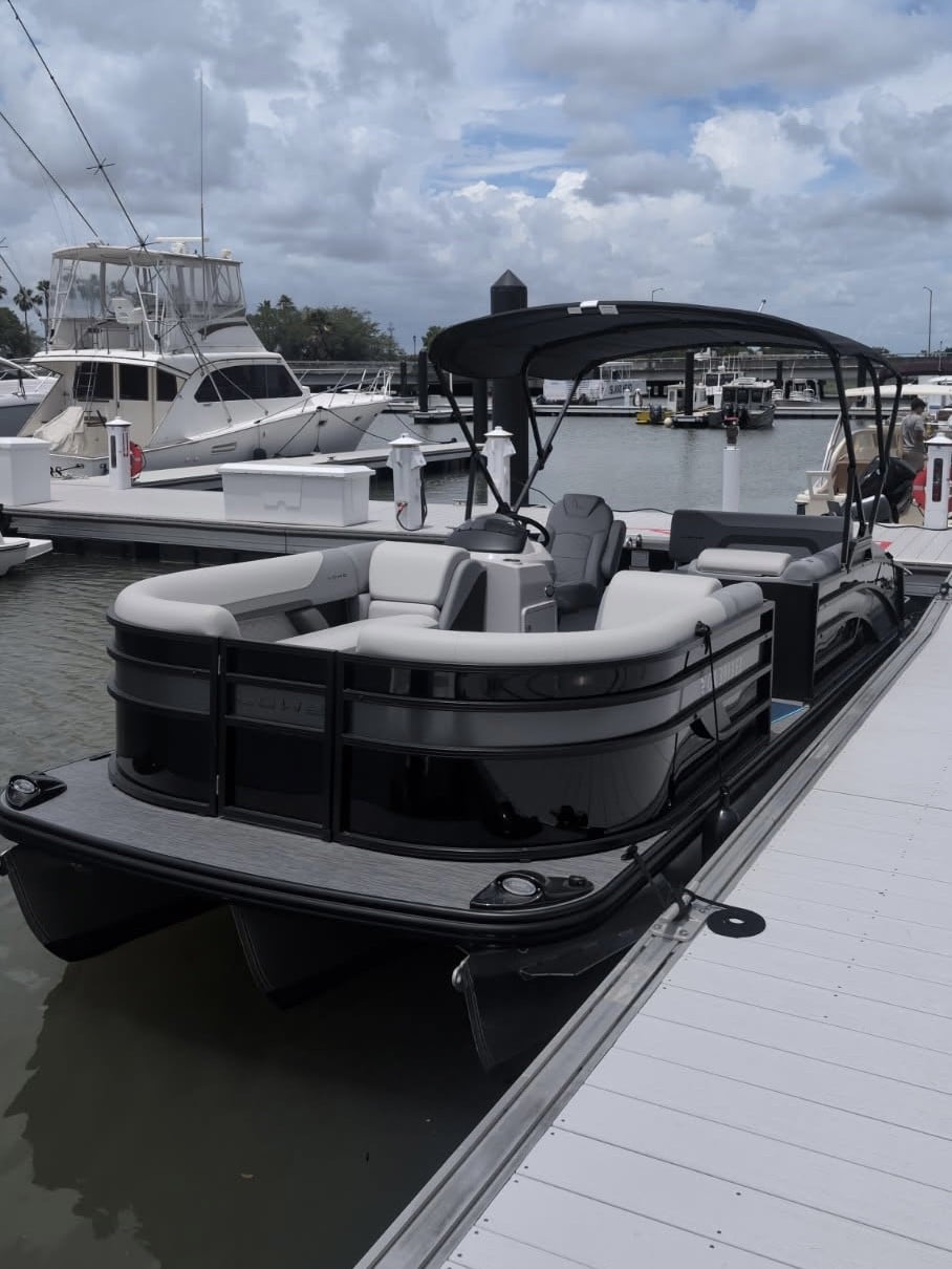 Hutchinson Island l (23' LOWE SS230W 150XL MERCURY)