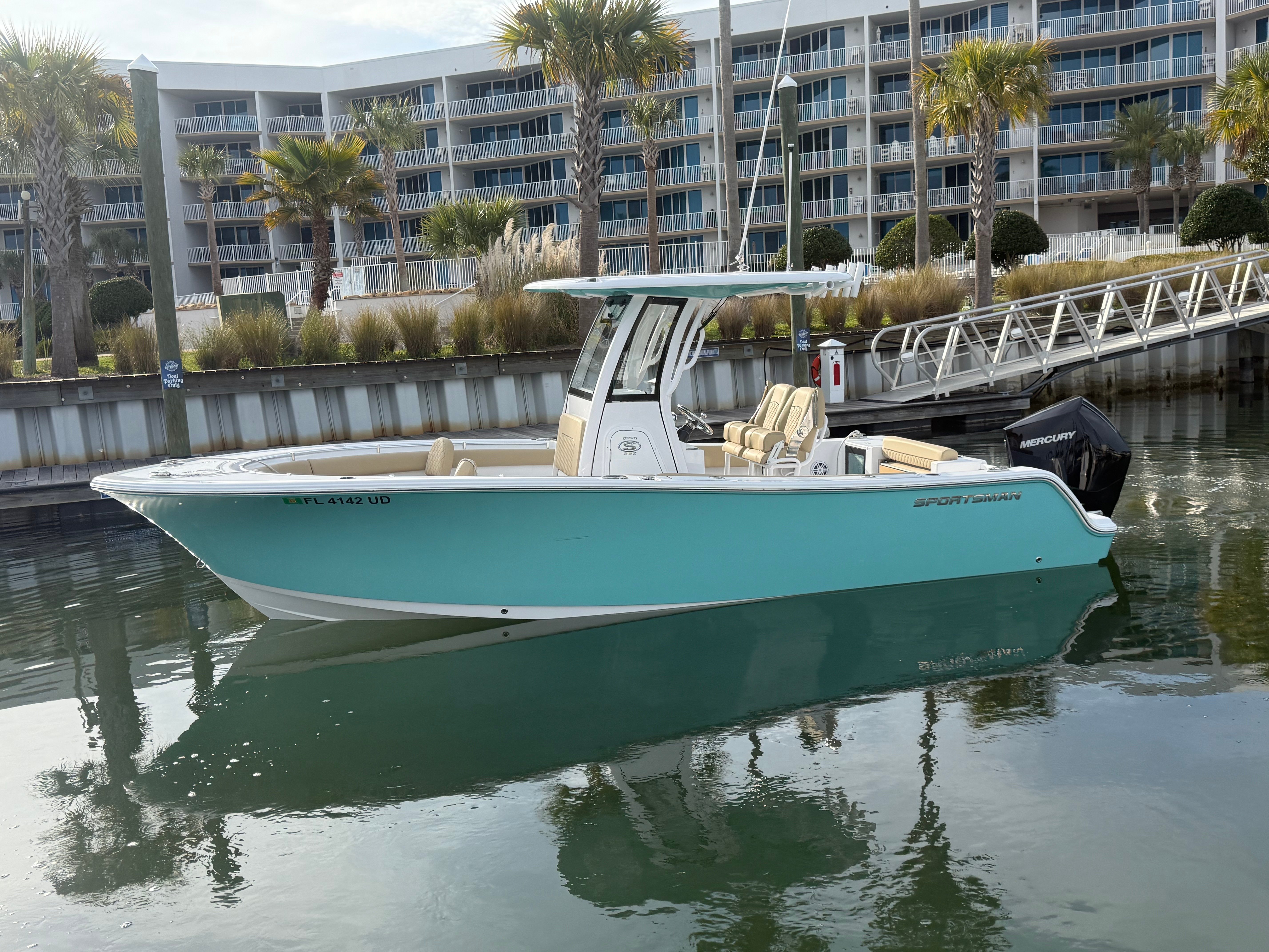(354A) Sportsman 232  (Vessel Equipped with Electronic Throttle)