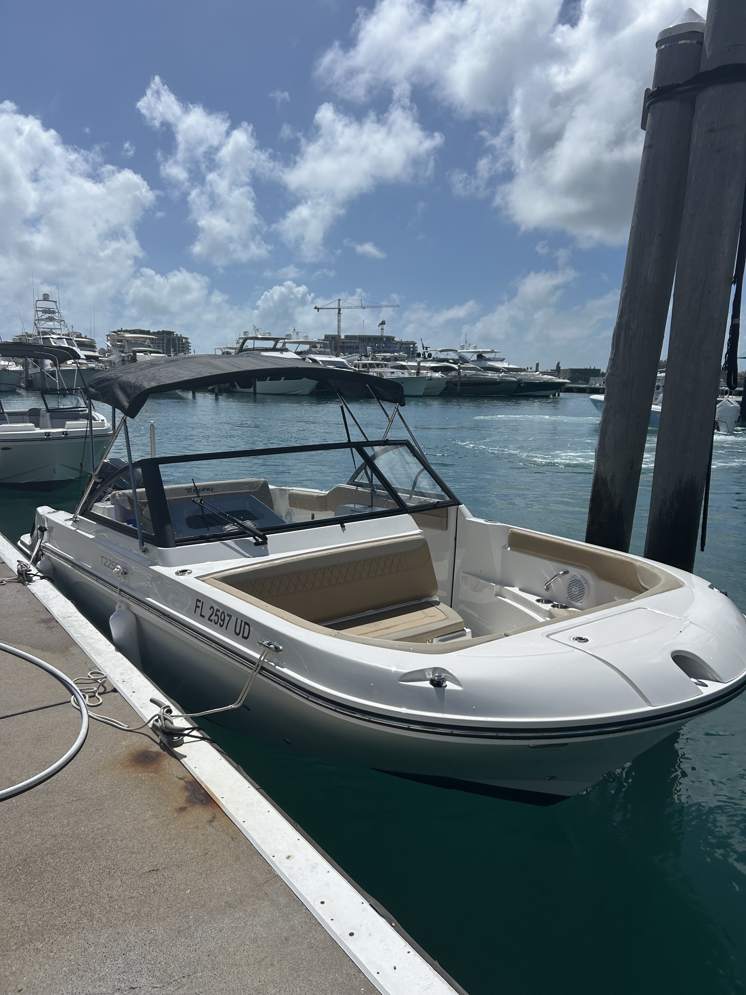 HORIZON CHASER (22' Bayliner Trophy T22SC 200HP Dual Console-Cruising/Fishing)