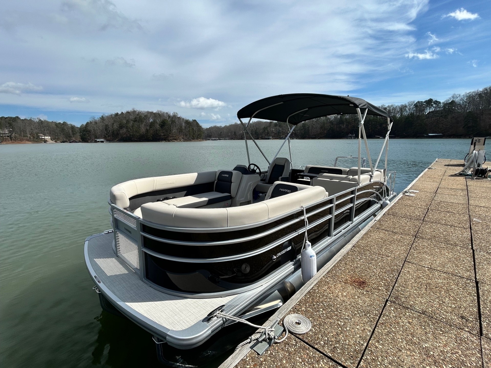 UNWIND TIME (23' Harris Tritoon-150-hp-Fishing/Cruising)